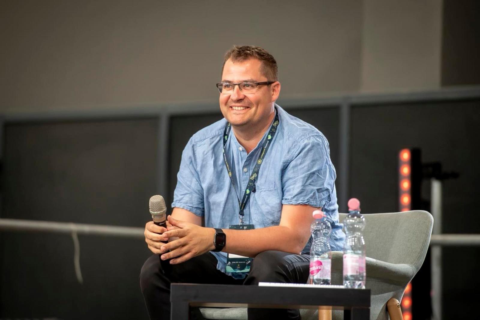 Kioktatta a fiatalokat a Miniszterelnöki Irodát vezető államtitkár, Wáberer Györgyben mélységesen csalódott