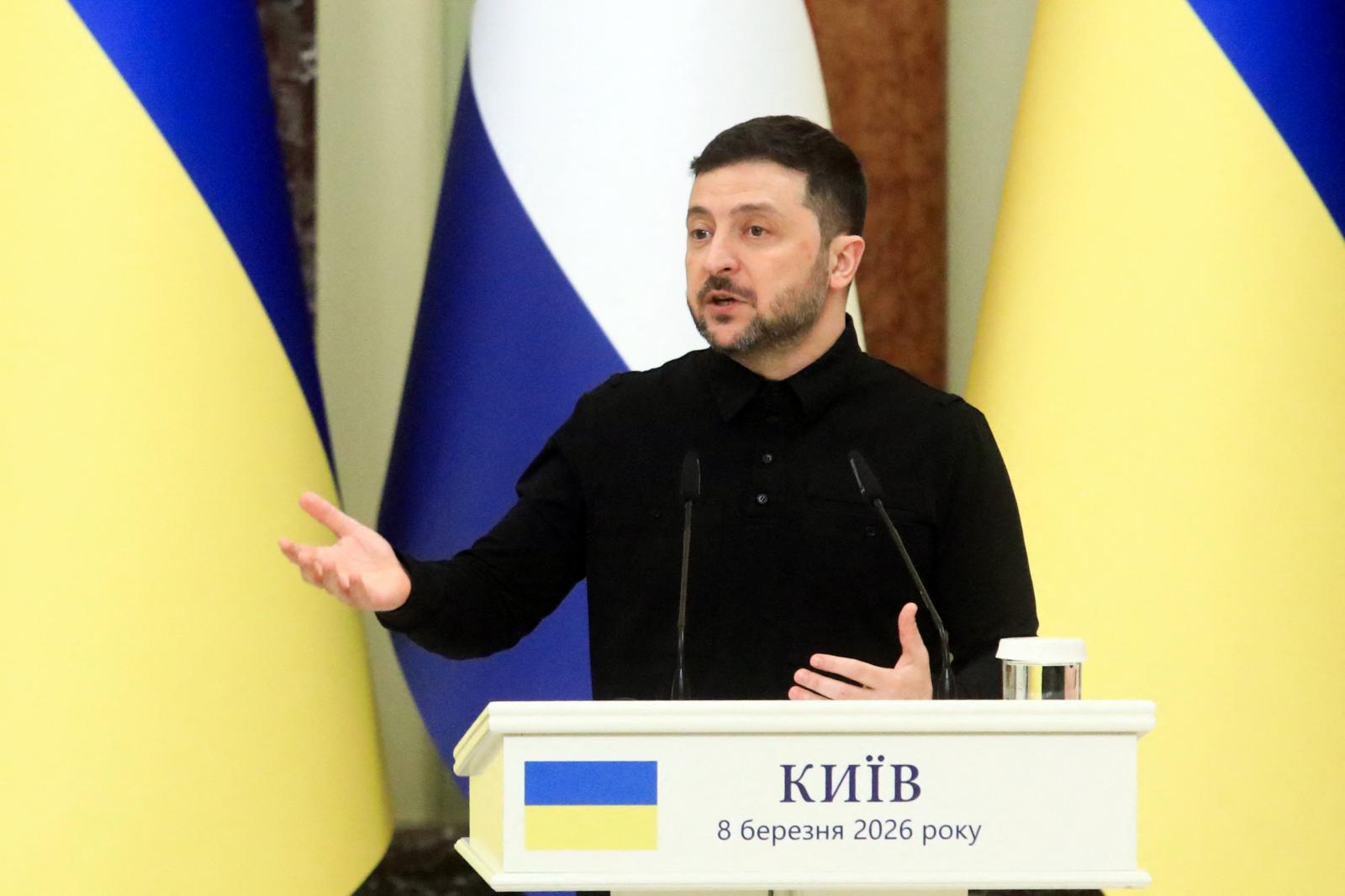 Szijjártó Péter teljesen kiakadt, mert Volodimir Zelenszkij találkozott a kárpátaljai magyarok képviselőivel