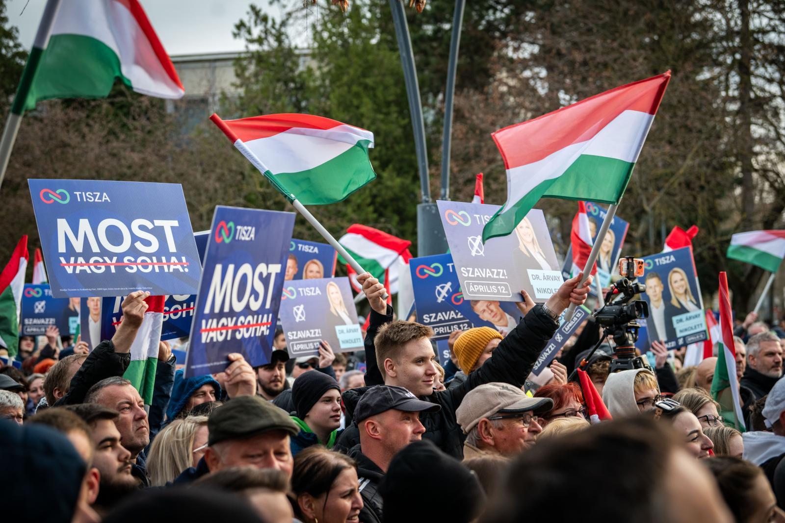Publicus: A biztos szavazó pártválasztók körében 52-39-re vezet a Tisza Párt a Fidesz előtt
