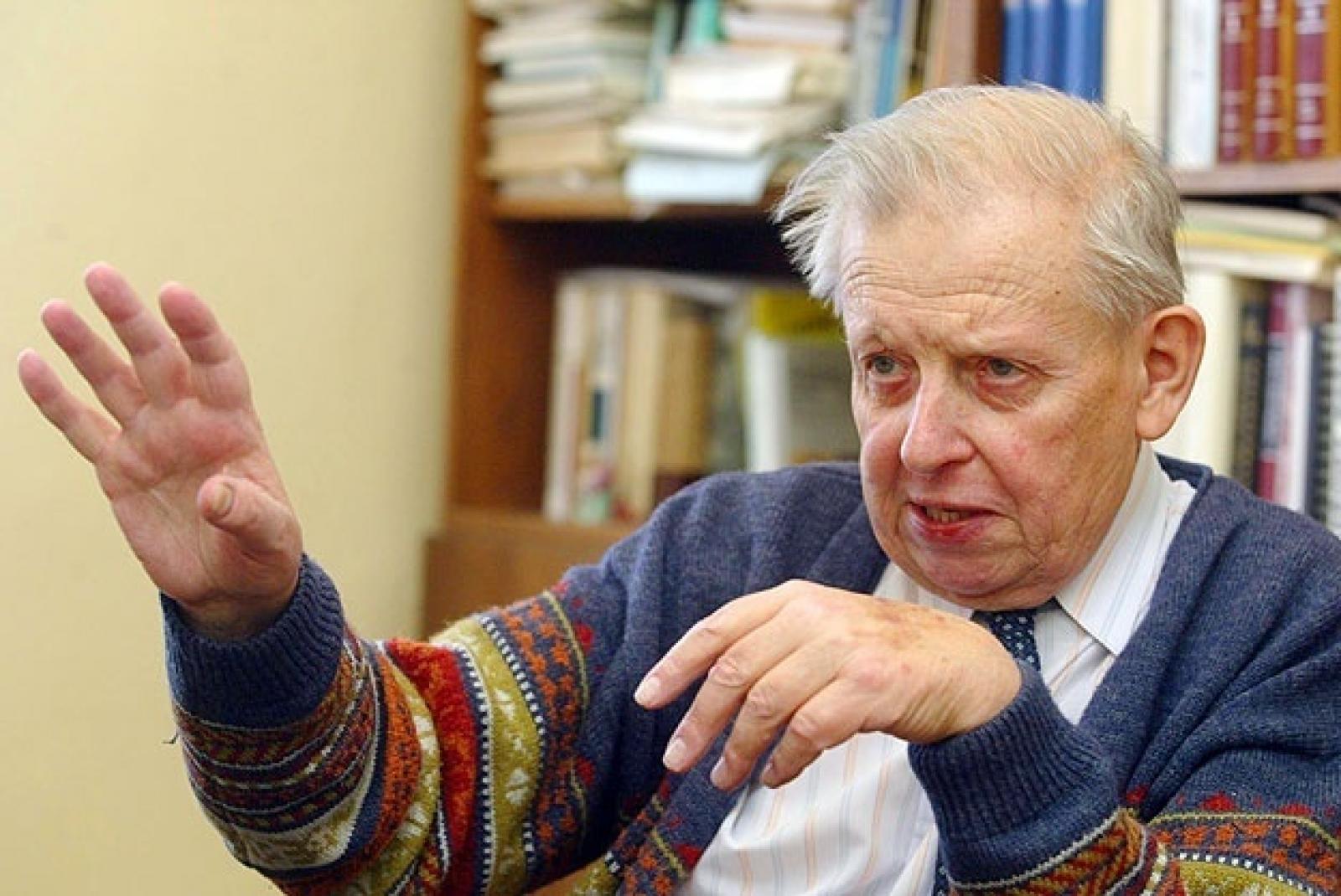 „Kelet-Európa” robotosa