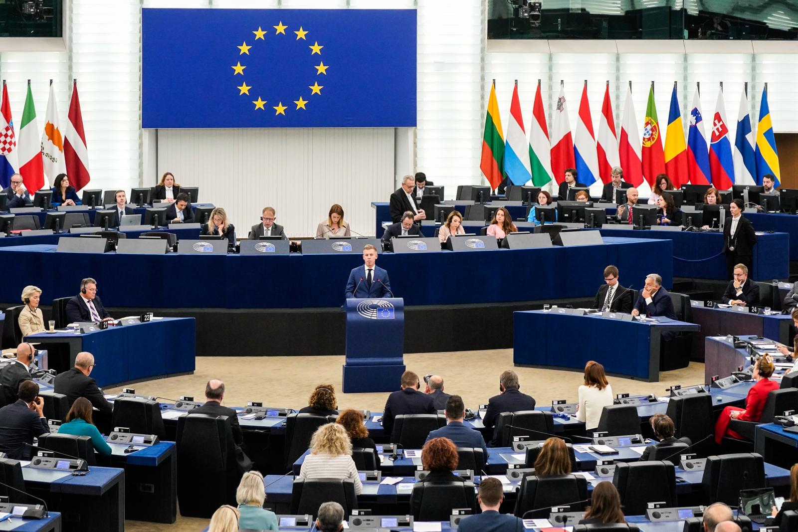 Magyarország az egyetlen uniós tagállam, amelynek még egy fillért sem sikerült lehívnia a Covid-válság utáni helyreállítási alapból, 3900 milliárd forint a tét