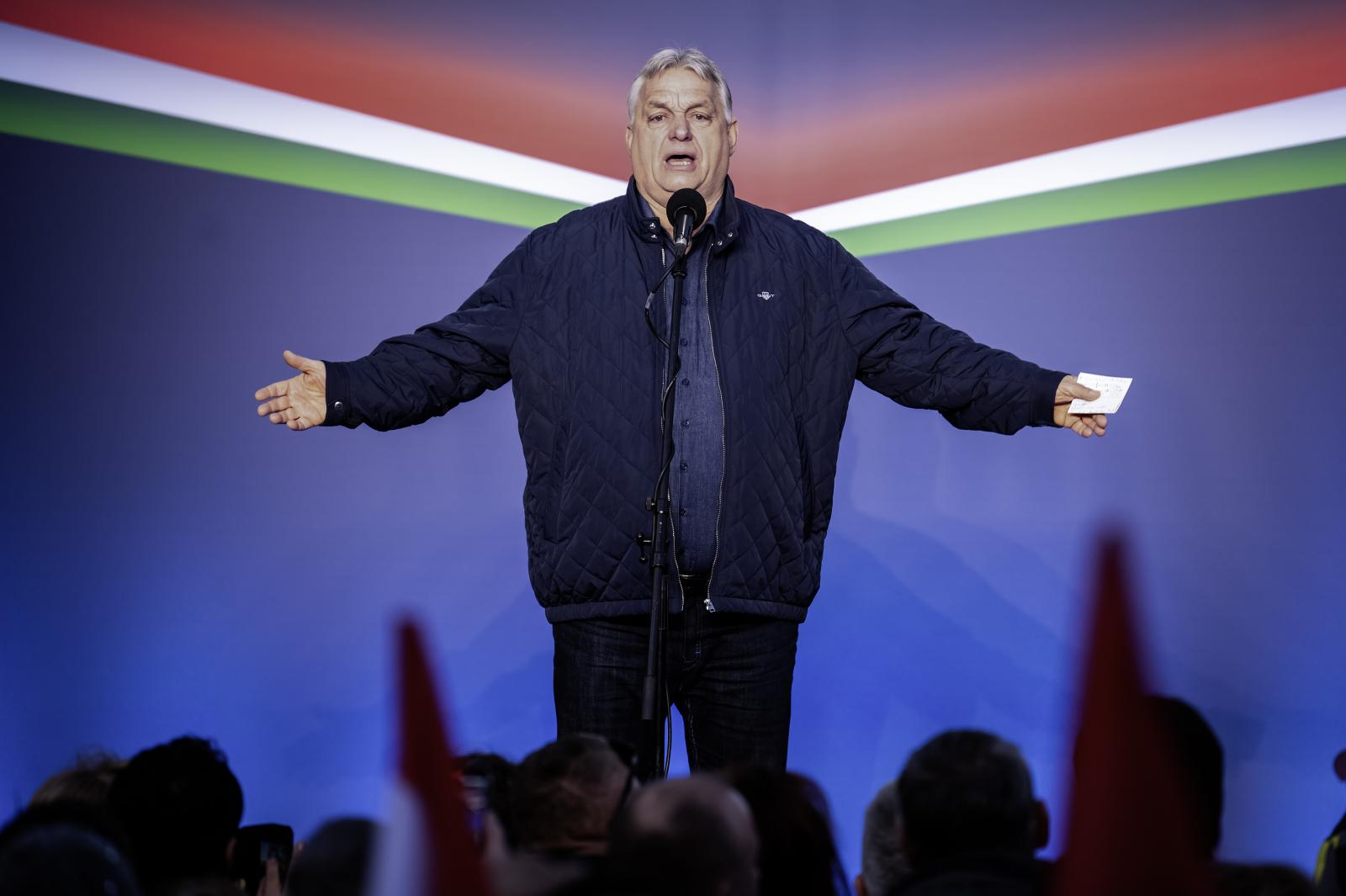 Orbán Viktor: Megindítjuk az egymillió kézfogás nevű akciósorozatunkat