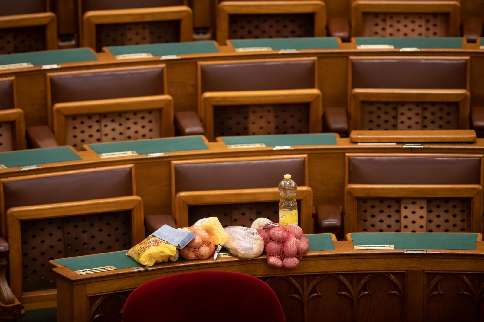 Szavazatokért osztogathatnak élelmiszercsomagot Mátramindszenten