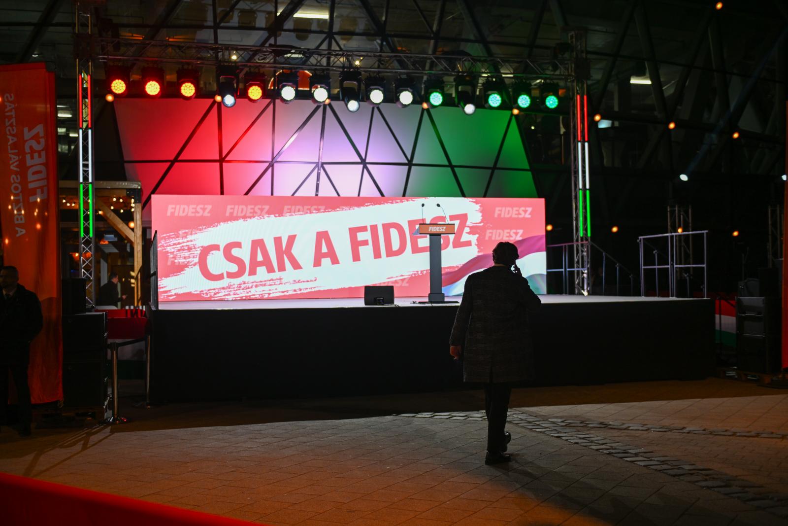 Csalódott fideszesek: Egy drogos hímringyó csinálta a csőcselék forradalmát – Videó!