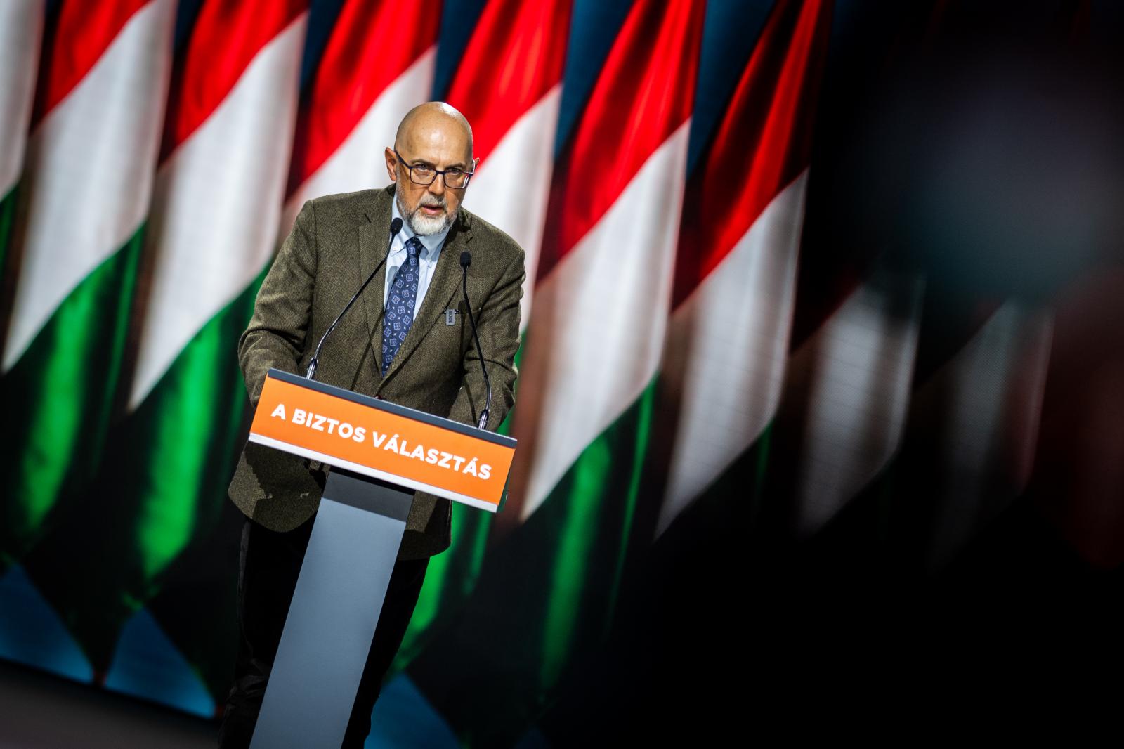 Kelemen Hunor gratulált a Tisza Pártnak, Tánczos Barna szerint újra kell gondolni a magyar-magyar kapcsolatokat