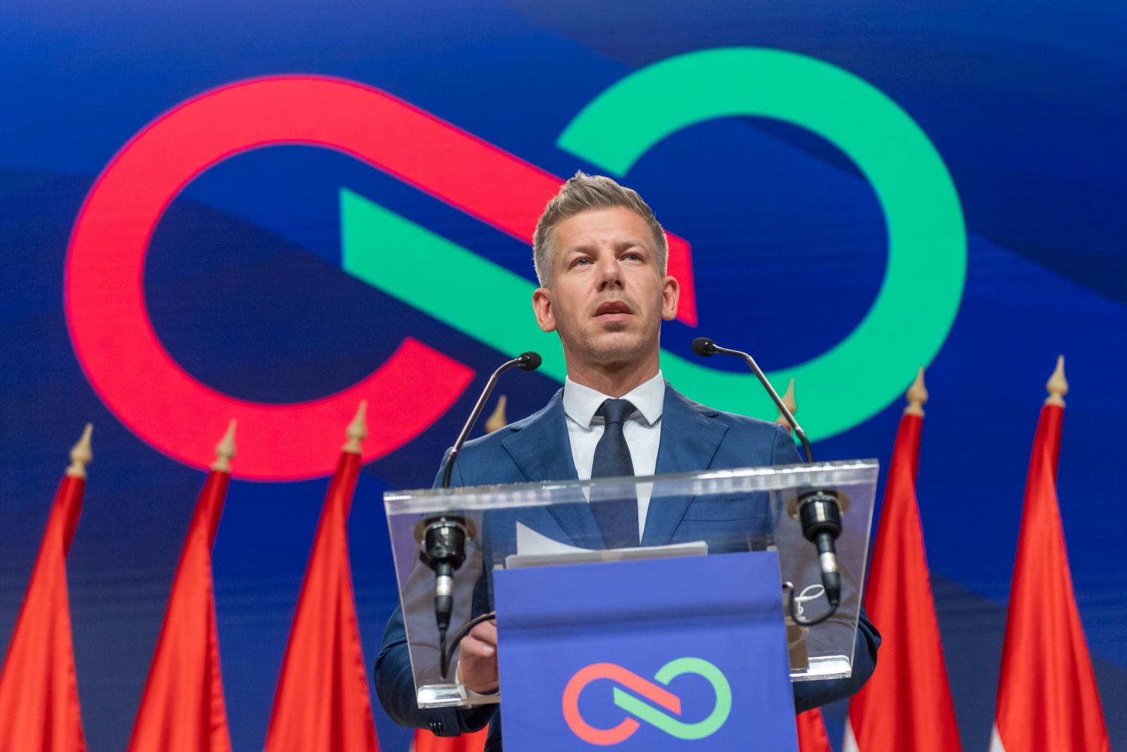 Magyar Péter bejelentette, hogy 16 minisztérium lesz a Tisza-kormányban, hét tárcavezetőt ma megnevez