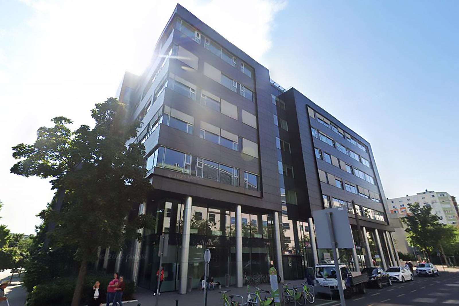 Masszív leépítések kezdődtek a március 15-i hamis zászlós akcióhoz is köthető fideszes trollfarmnál