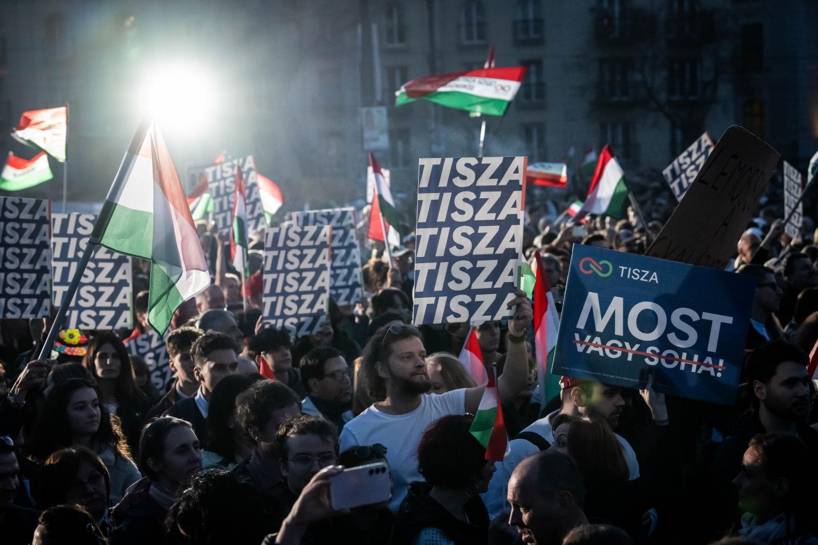 Tisza Párt: 140, Fidesz: 53, Mi Hazánk Mozgalom: 6 – Újabb választókerületben győzött Magyar Péter pártja