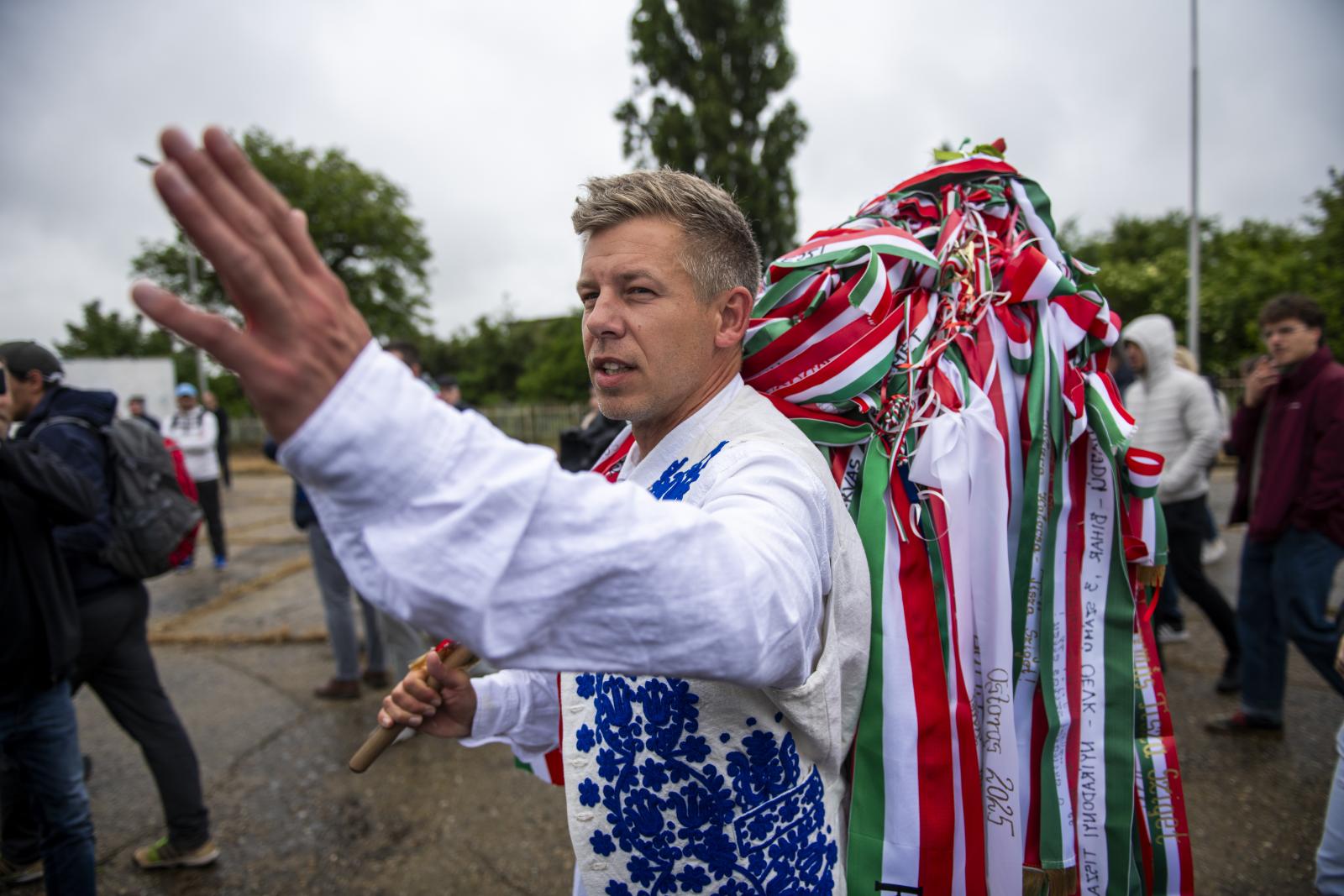 Márki-Zay Pétert figyelmeztették, hogy ne feltétlenül akarjon Magyar Péternek szobrot állítani, de a hódmezővásárhelyi polgármester tántoríthatatlan