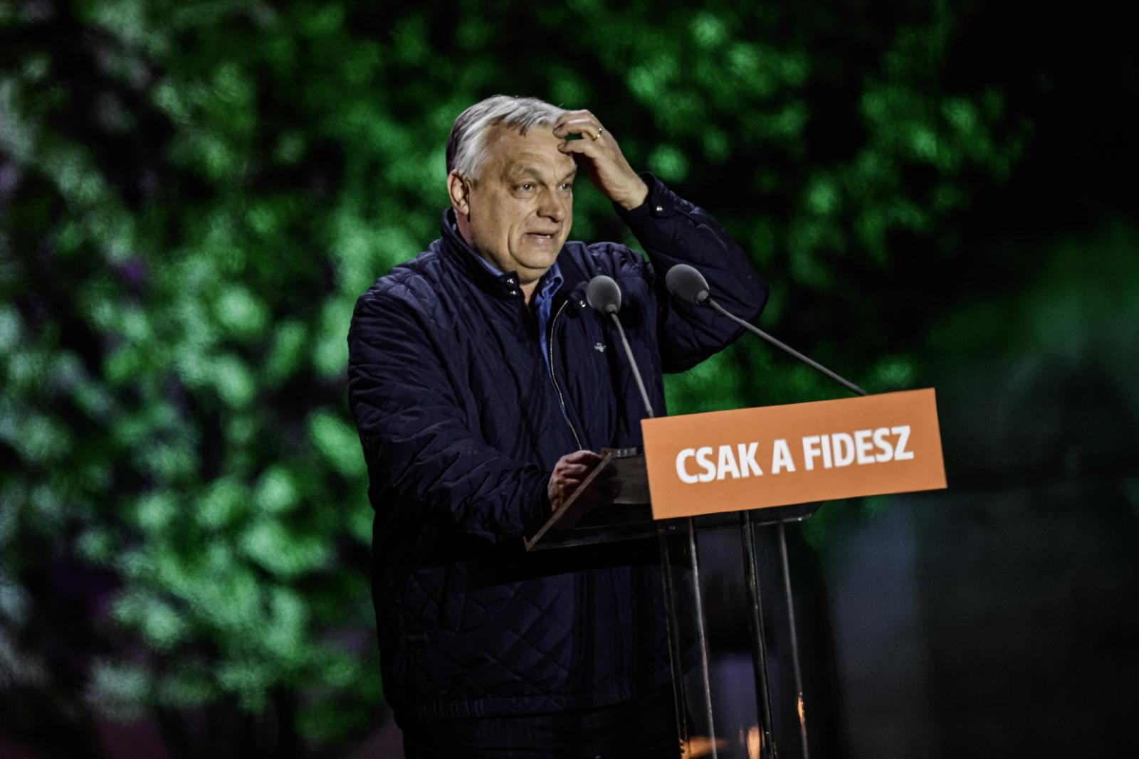 Megjelent az Orbán-kormány rendelete, marad a védett üzemanyagár és az árrésstop