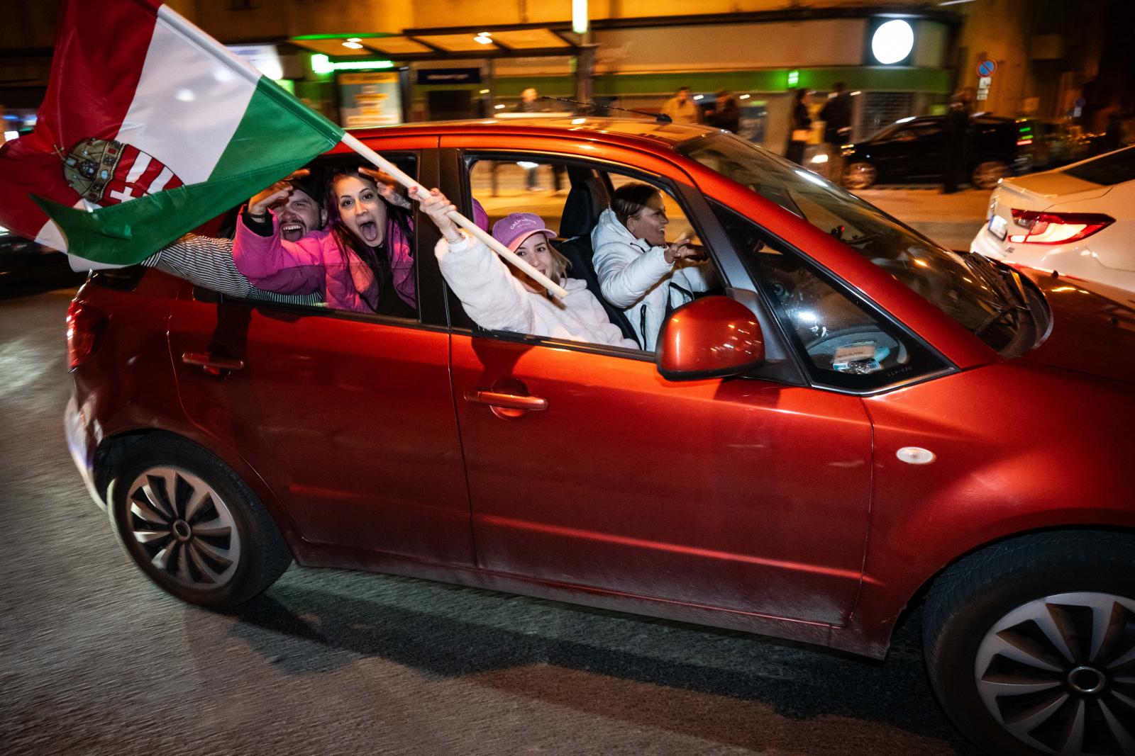 Szabadság, szeretem, avagy arcunkról a könny száradjon