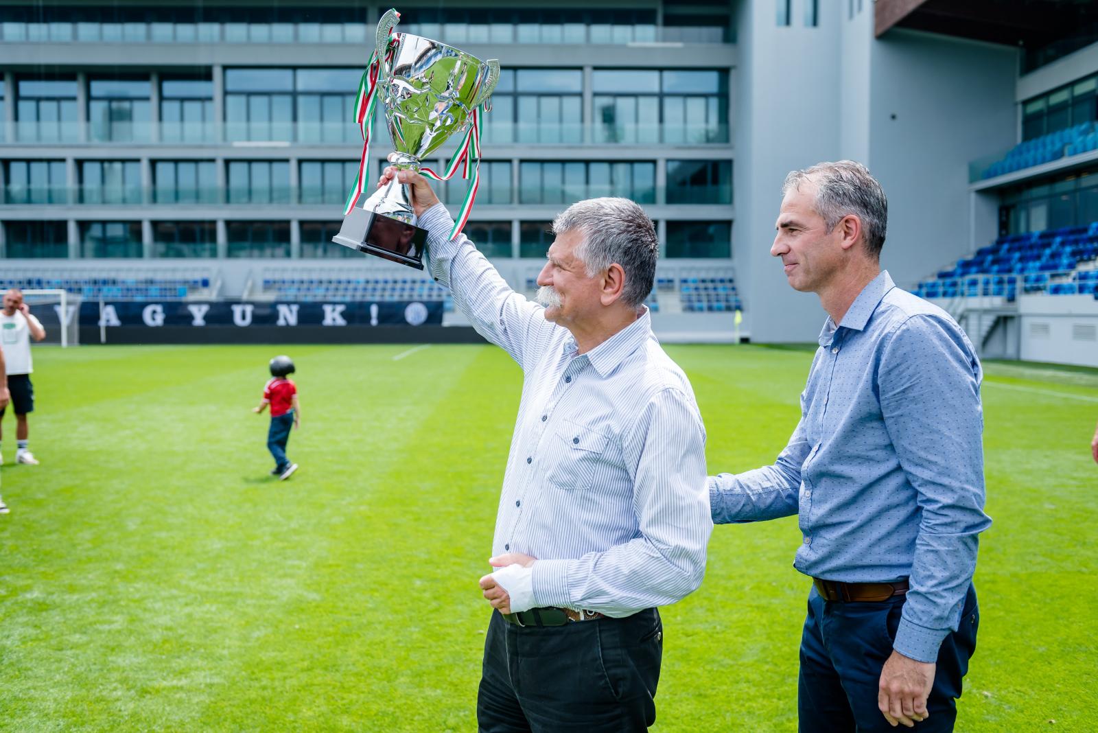 A parlamenti választás előtti öt hét alatt több mint 4,5 milliárd forintot küldött az Orbán-kormány a Vajdaságba