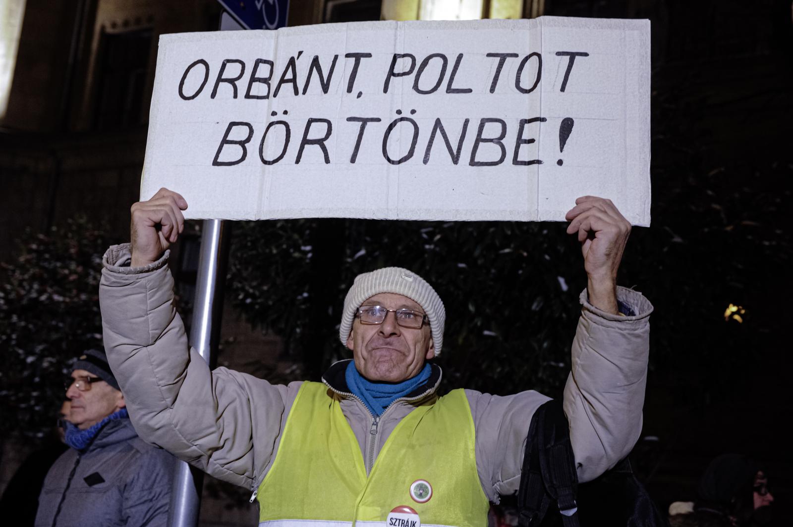 „Csak akkor lesz nyugalom, ha kiderül, kik loptak a közös pénzből, és ezért meg is szorongatják a mogyoróikat”