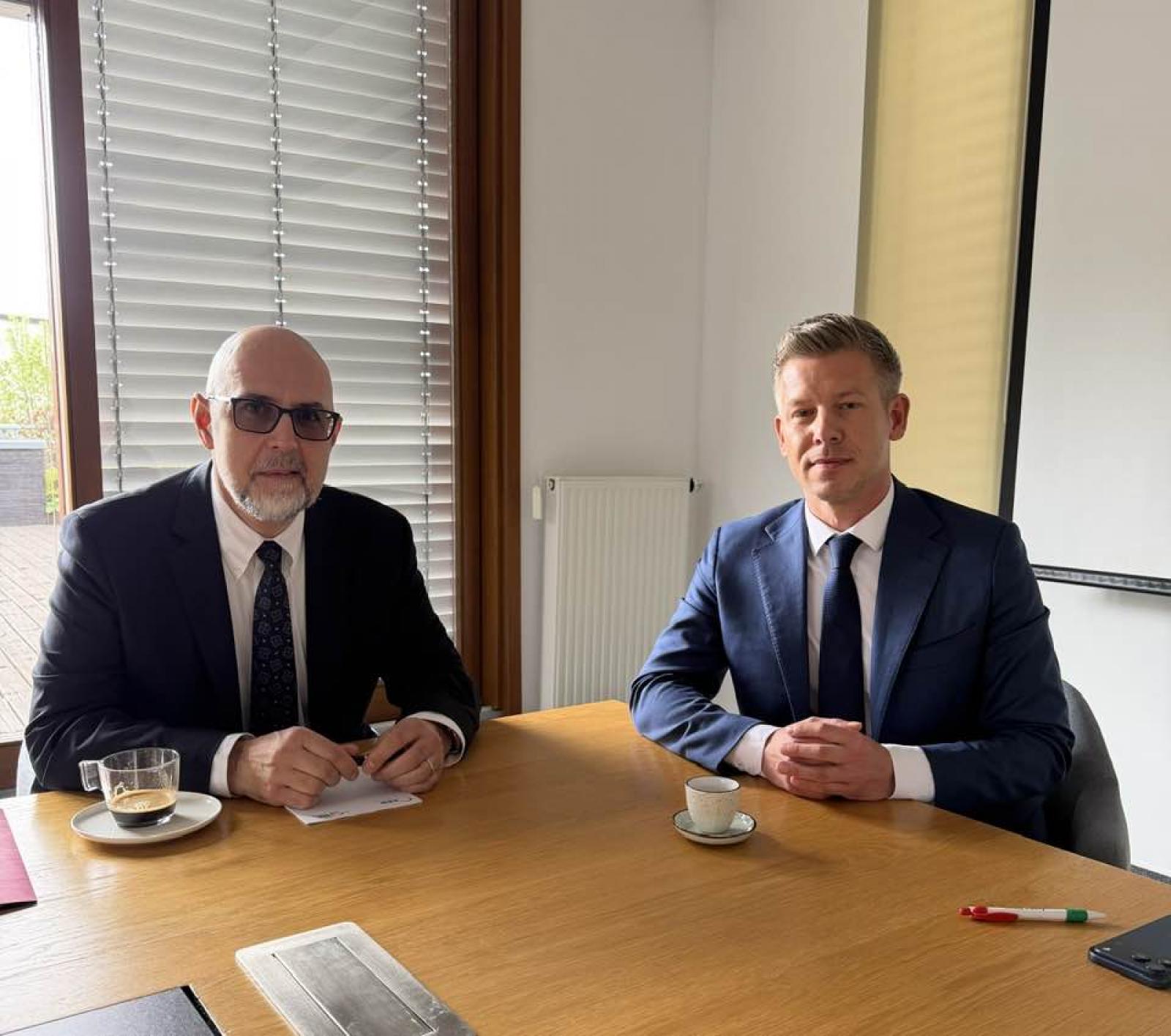 Magyar Péter megegyezett Kelemen Hunorral, hogy az RMDSZ a jövőben nem fog beavatkozni a magyar pártpolitikai küzdelembe