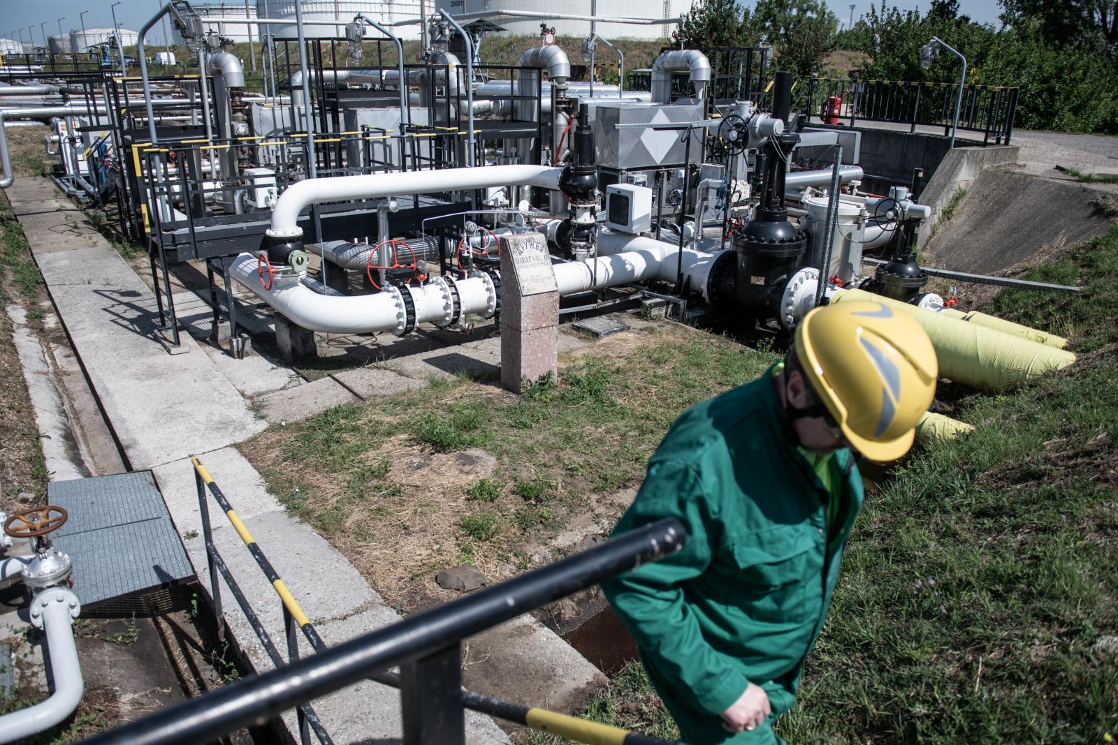 Éledezik a Barátság, Magyar Péter hiába küldené Oroszországba Hernádi Zsoltot