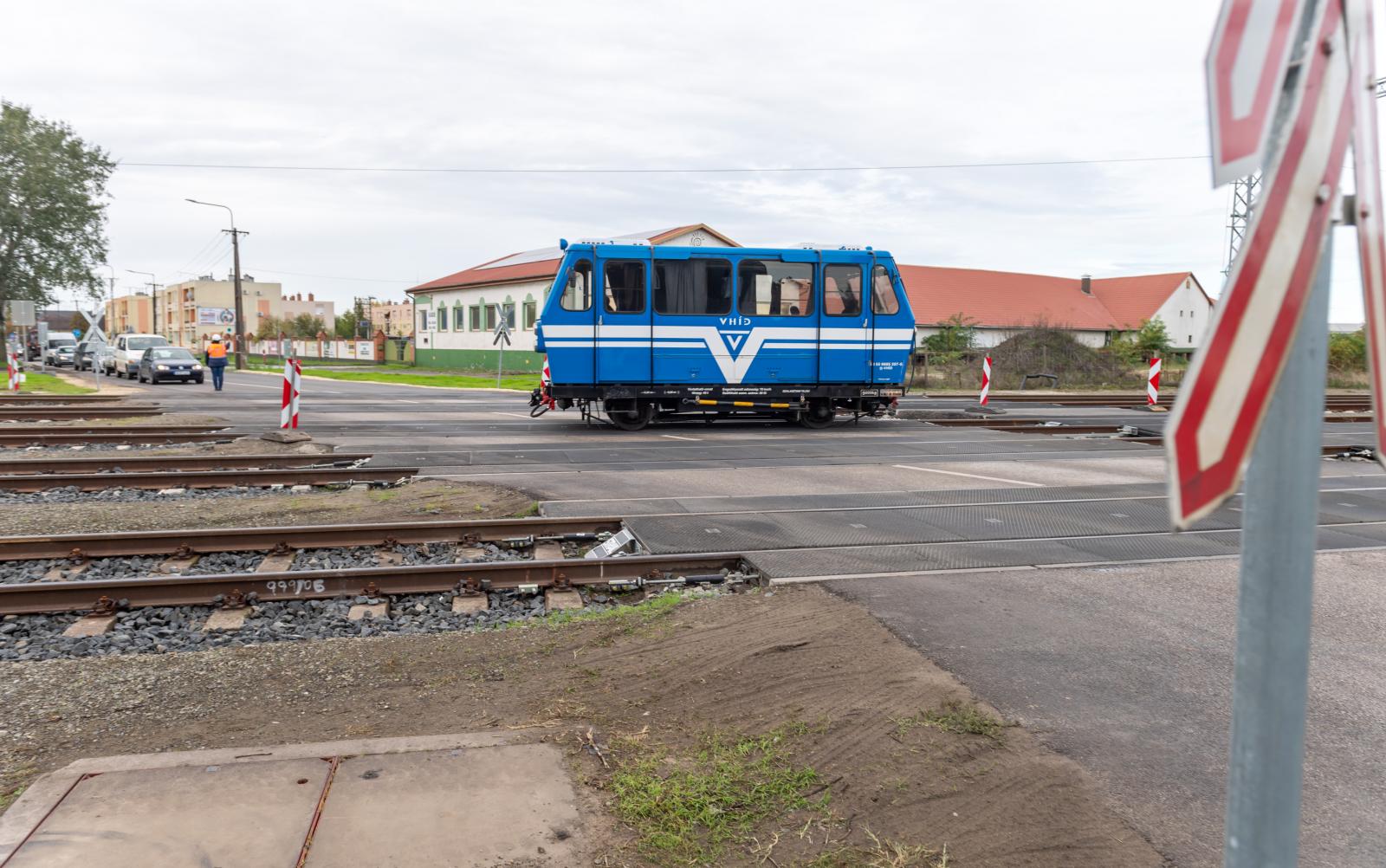 A Budapest–Belgrád-vonal Kiskőrösnél. Eddig senki nem merte engedélyezni a személyszállítást