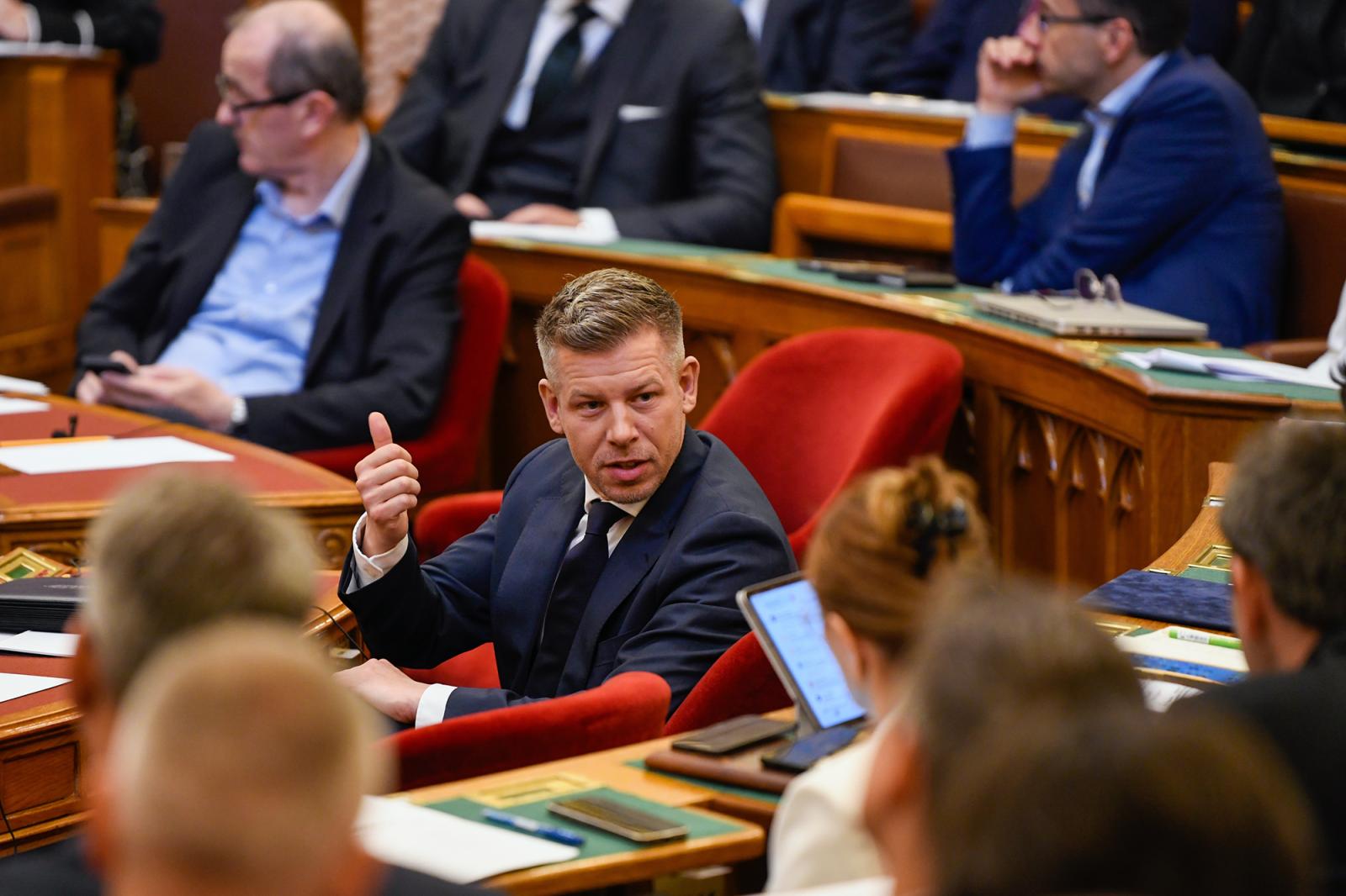 Magyar Péter: Ma elindítjuk a Tisztítótűz műveletet, lépésről lépésre, bűnözőről bűnözőre fogunk haladni