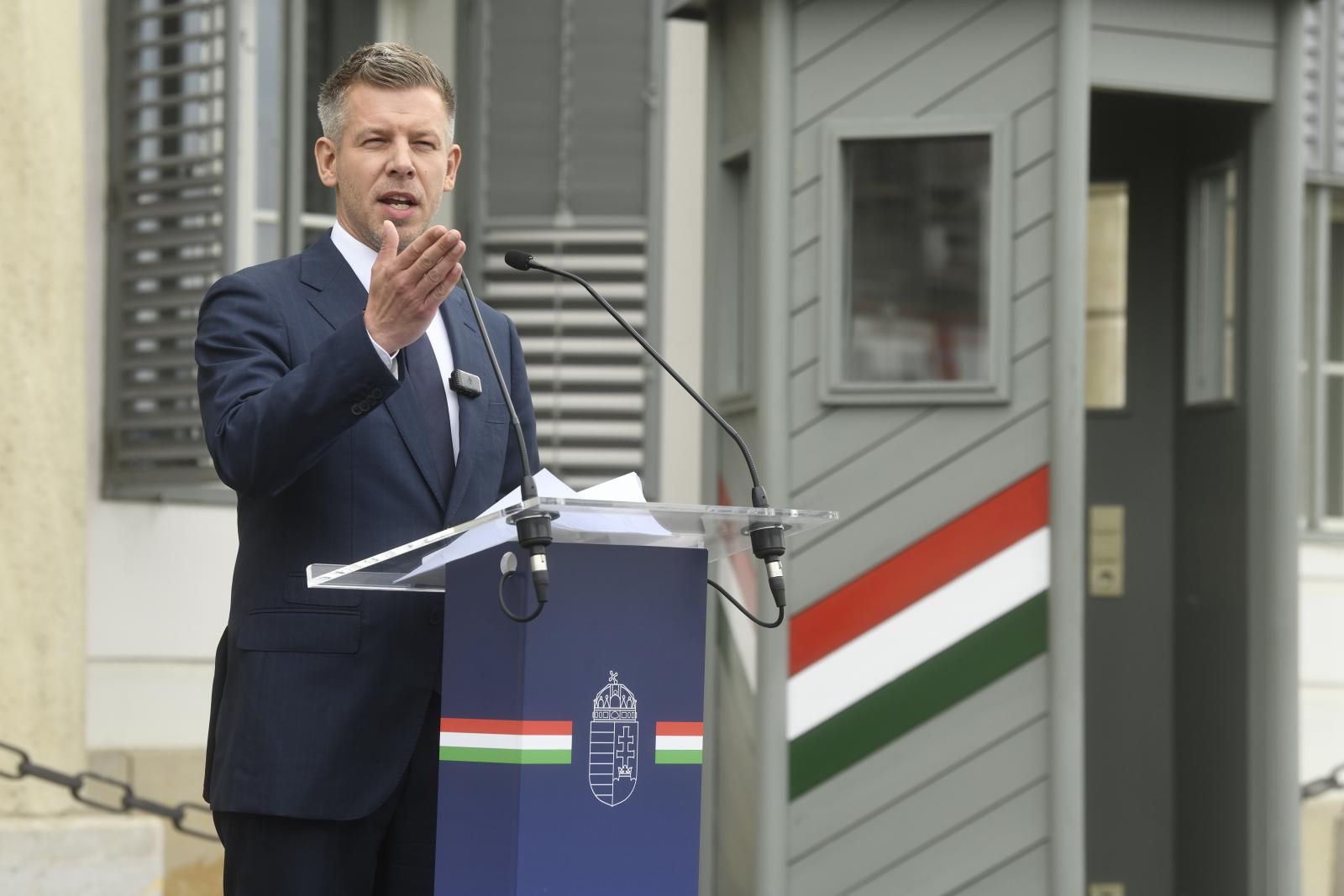 Berlinbe és Párizsba is elutazik a héten Magyar Péter