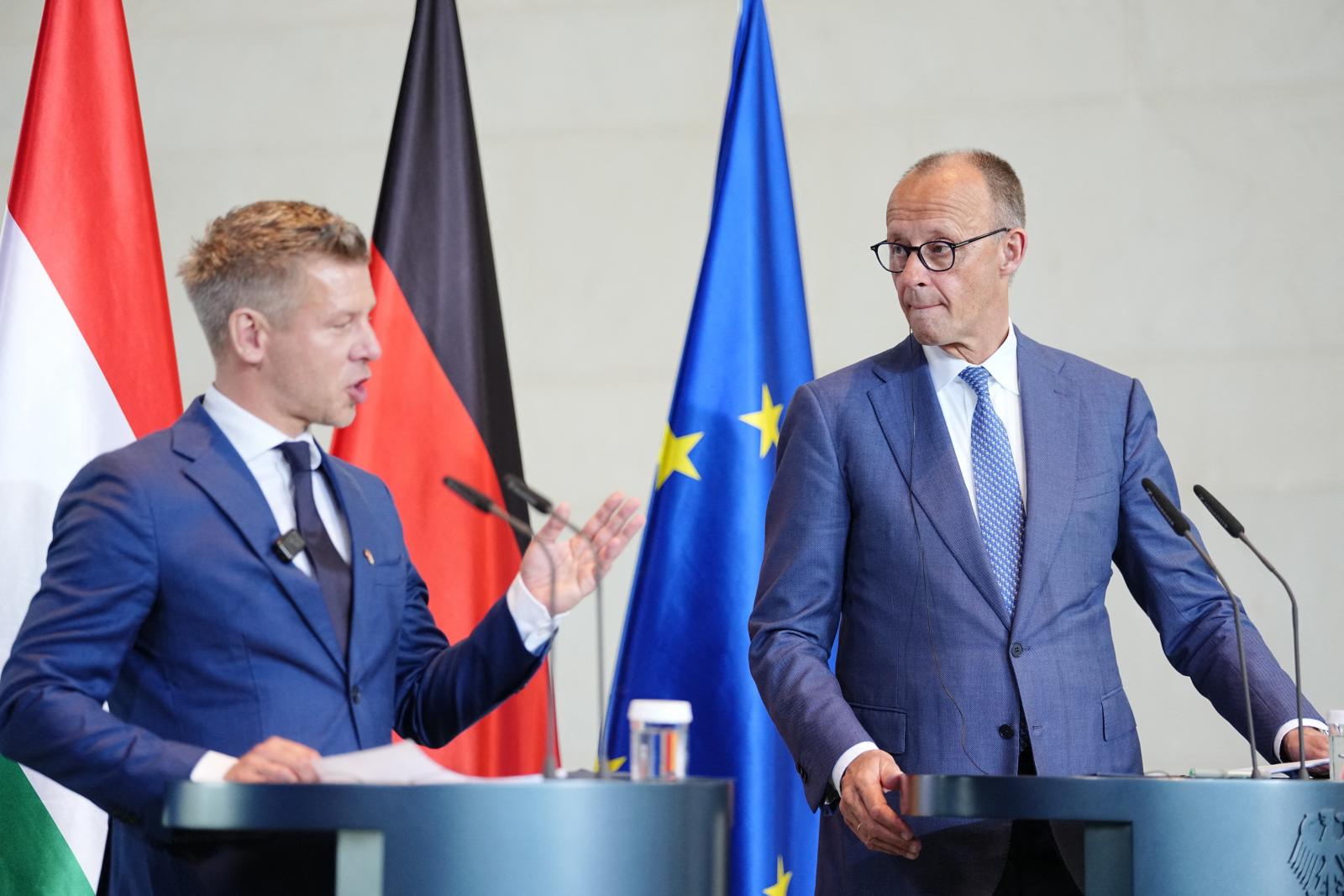 Magyar Péter: Egy ilyen ember, mint Sulyok Tamás, jobban teszi, ha hallgat, és nem külföldre jár panaszkodni
