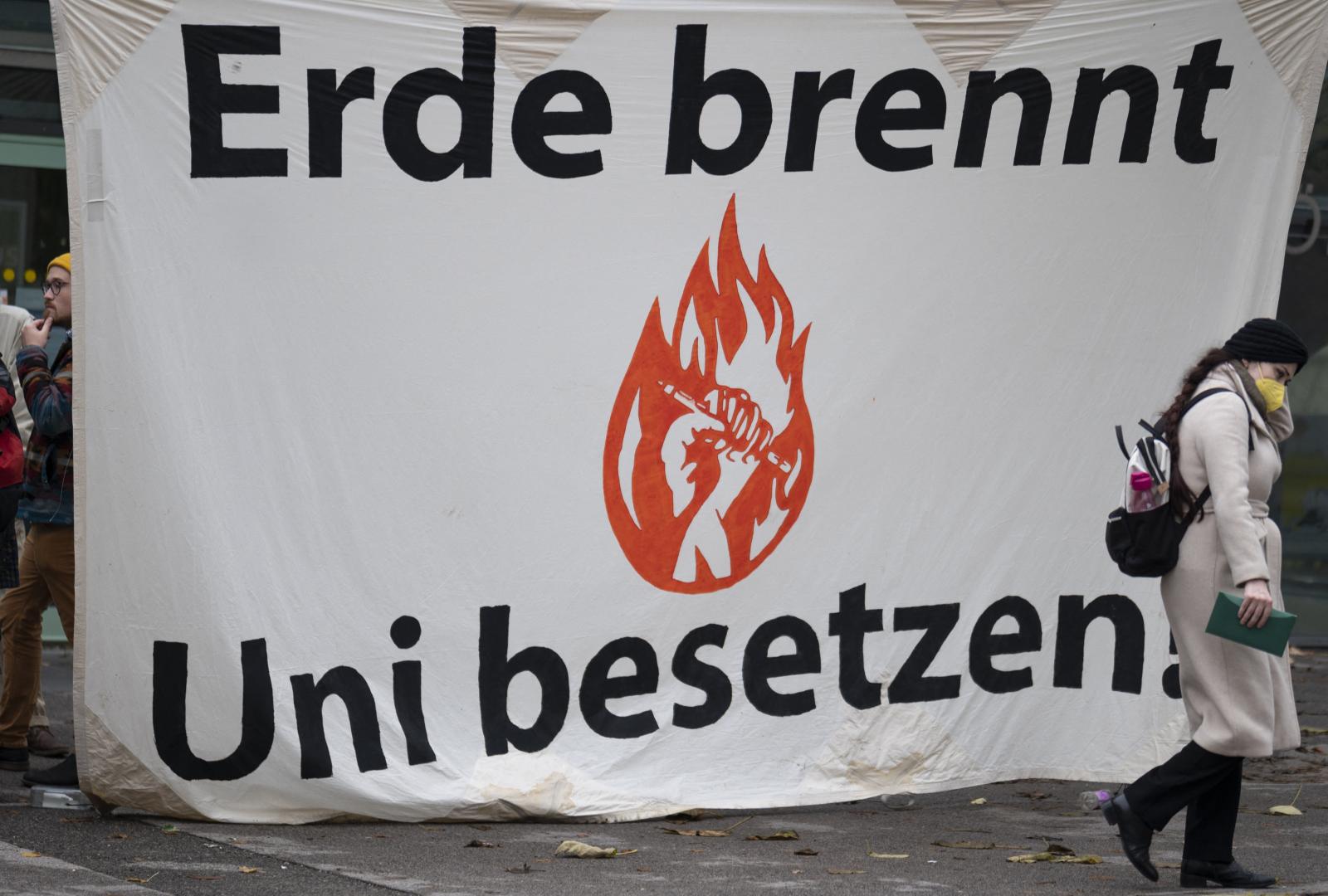 Féltik a tudományt, hatalmas tüntetéseket tartottak Grazban, Linzben, Salzburgban, Klagenfurtban és Bécsben