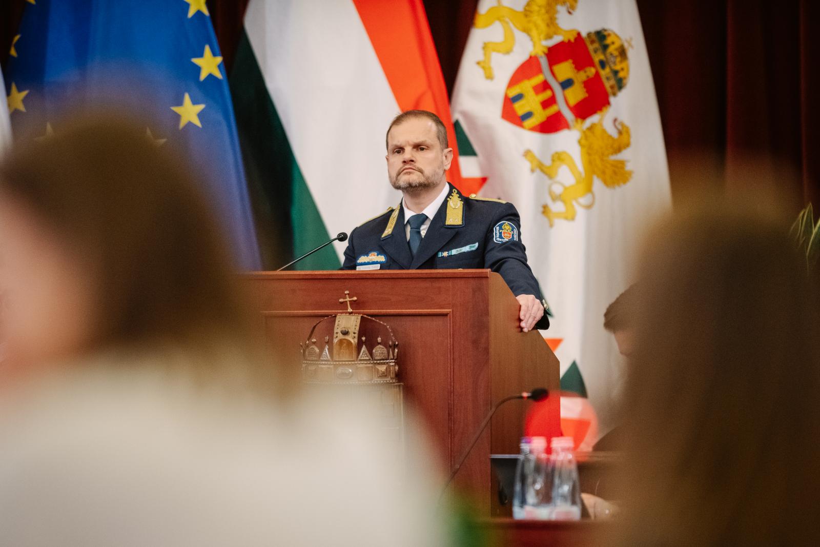 Felmentette a budapesti rendőr-főkapitányt a belügyminiszter
