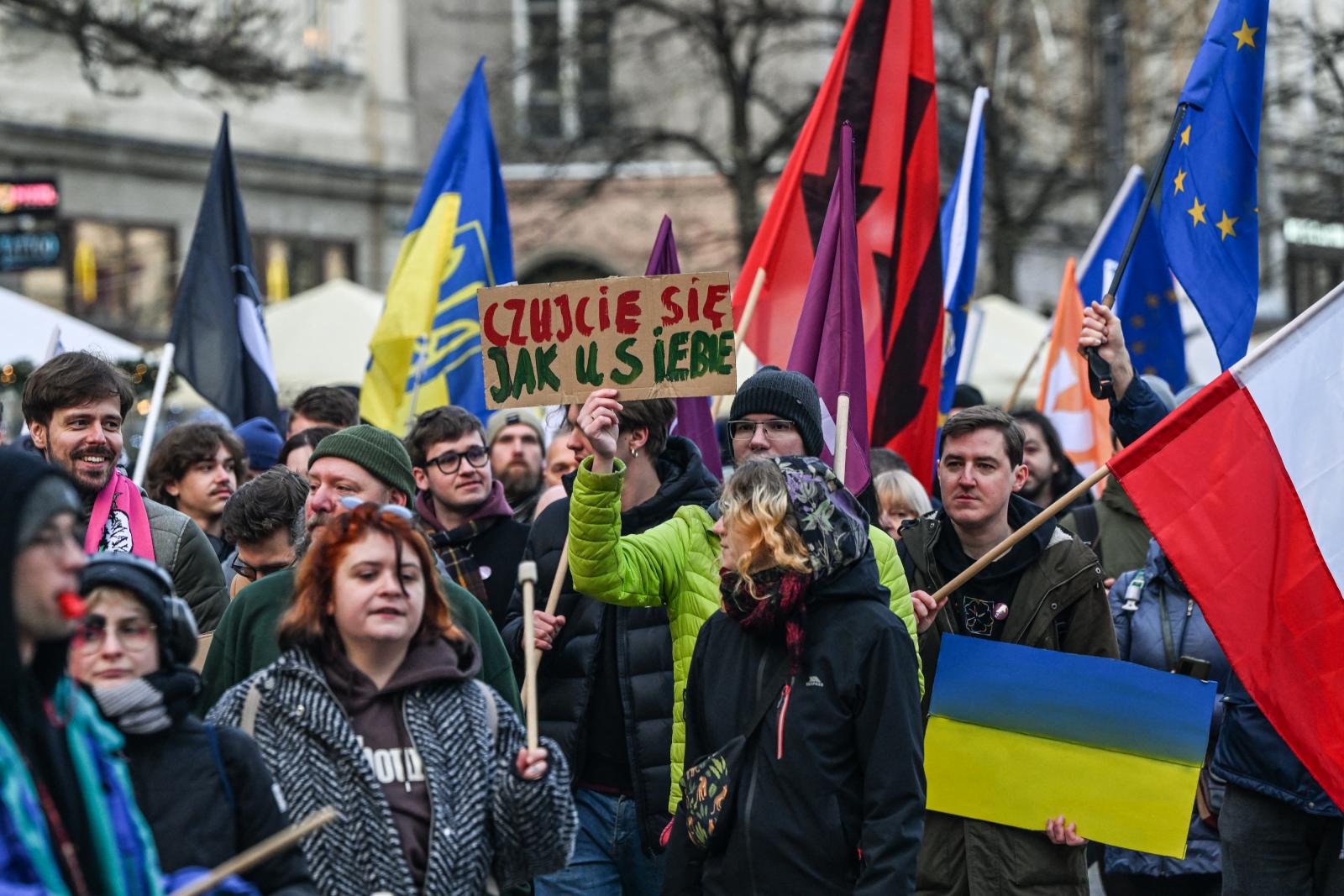 Baloldali szervezetek tiltakoznak háborús bűnös fasiszták újratemetése ellen Ukrajnában