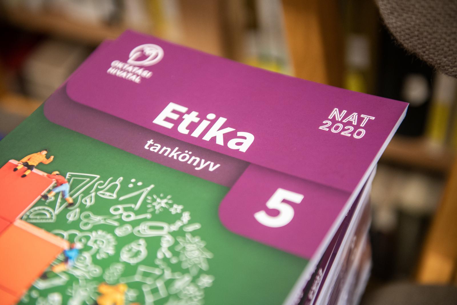 Filozófusok állnak ki az etikaoktatás mellett