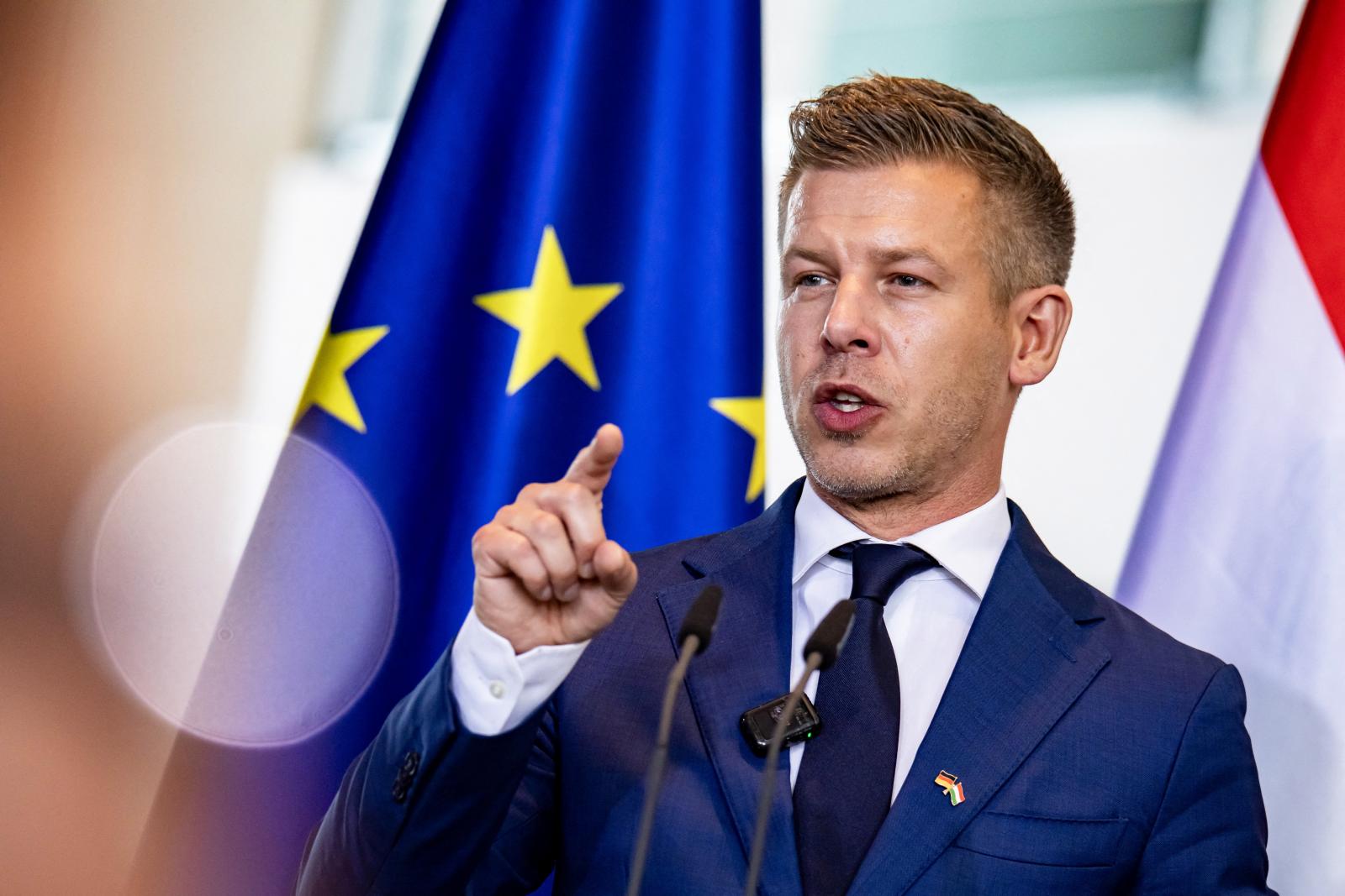 Magyar Péter: Nem lesznek illegális bevándorlók Magyarországon