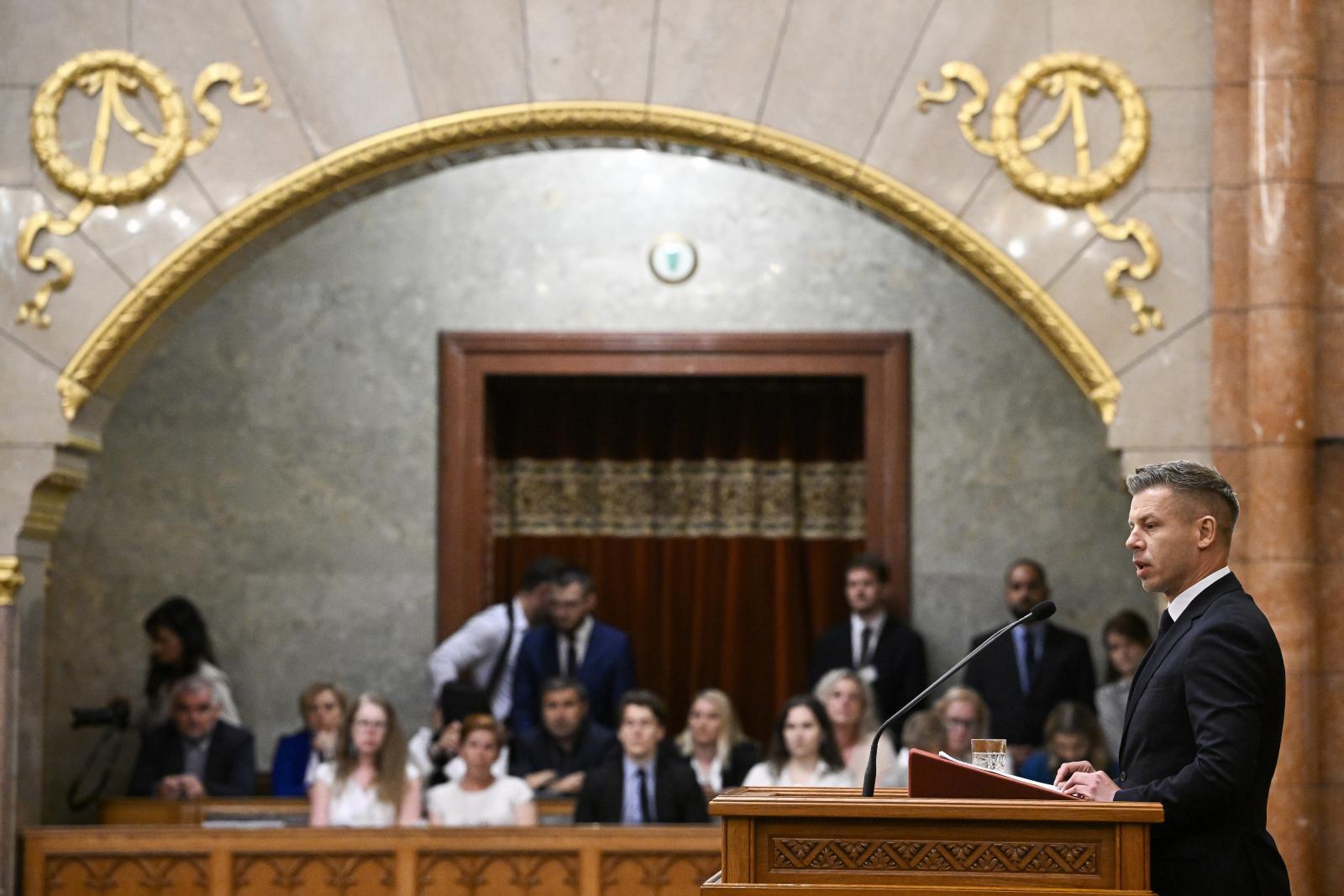 Gyermekvédelmi vezetőket menesztettek, a bántalmazások feltárására miniszteri biztost neveznek ki