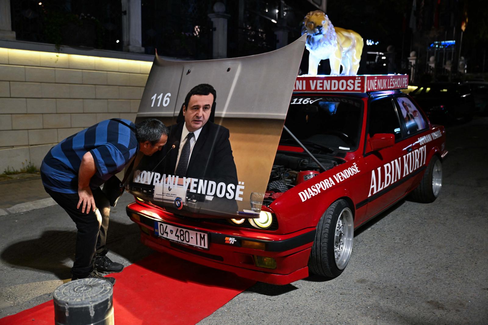Keserédes győzelmet szerzett Albin Kurti Koszovóban