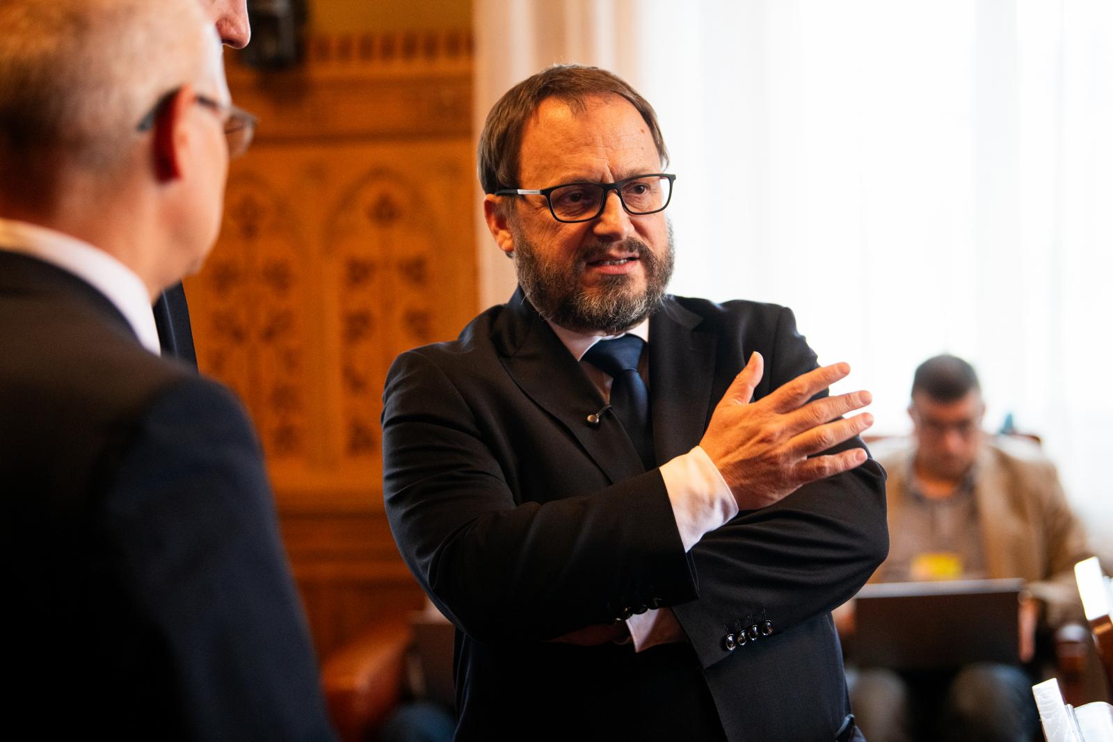 Egyelőre a tavalyi önkormányzati elszámolásig jutott el a Kármán-féle PM, a legtöbbet az alig ezer fős borsodi Berentének kell perkálnia