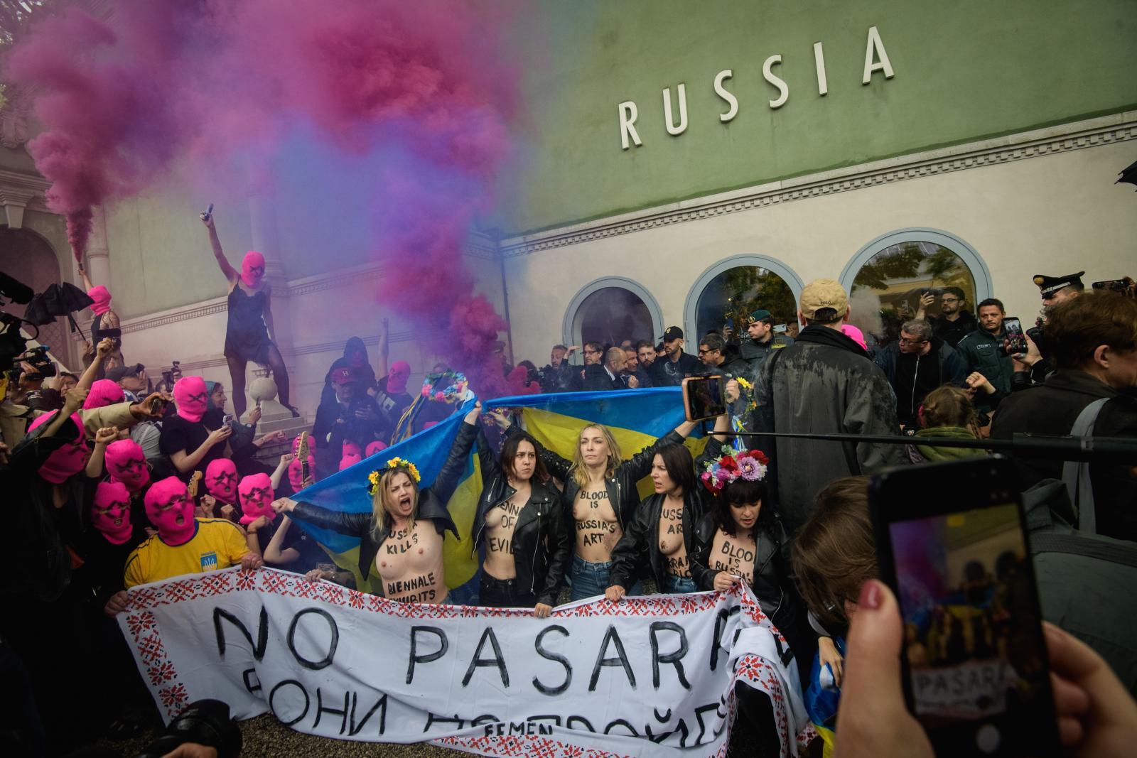 Vlagyimir Putyin is hallatszani fog a Pussy Riot első lemezén