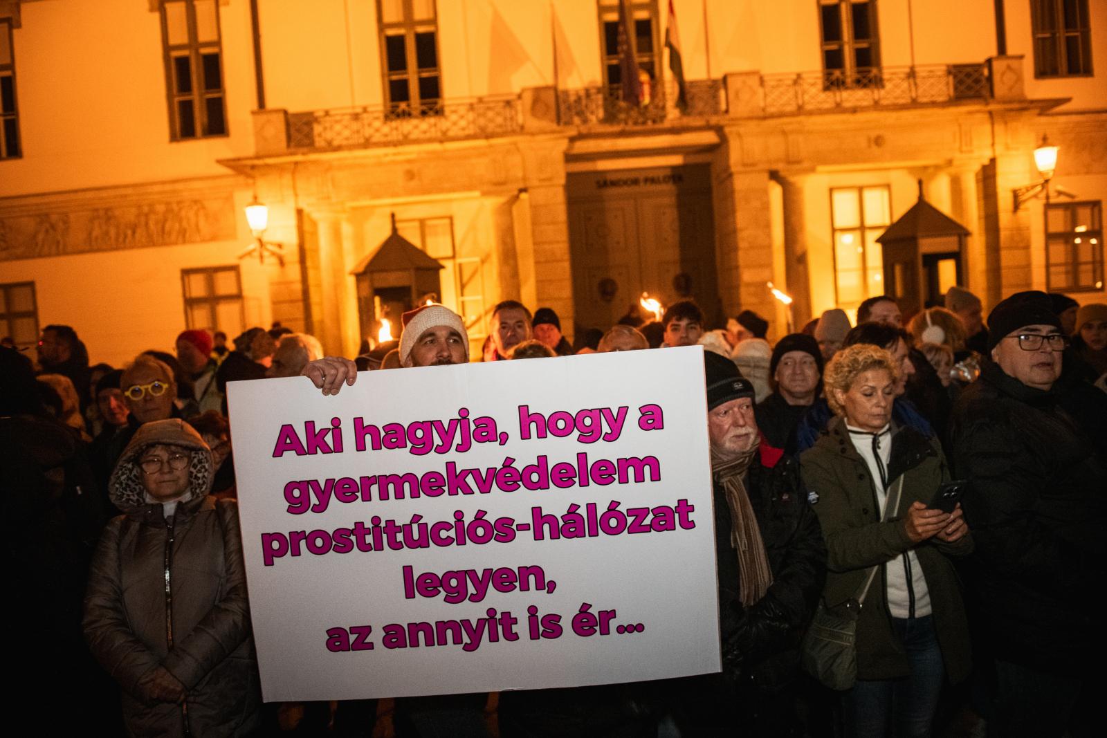 Kitört az új botrány, teljes vezetőcserét kérnek a magyarországi gyermekvédelemben