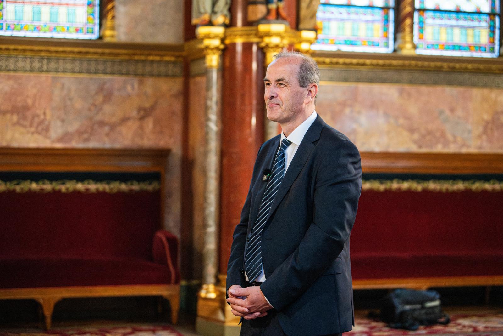 Kórházi klímák: Hegedűs Zsolt a valós tényekkel szembesítette Takács Pétert