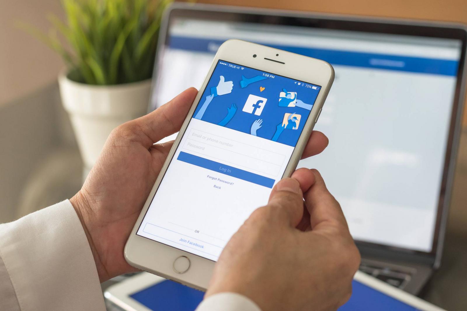 Világszerte leálltak fél órára a Meta szolgáltatásai, sem a Facebook, sem a Messenger nem működött