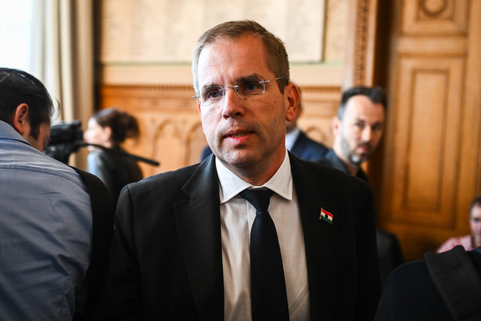 Kirúgták Orbán Balázs stábját Ruff Bálint tárcájától