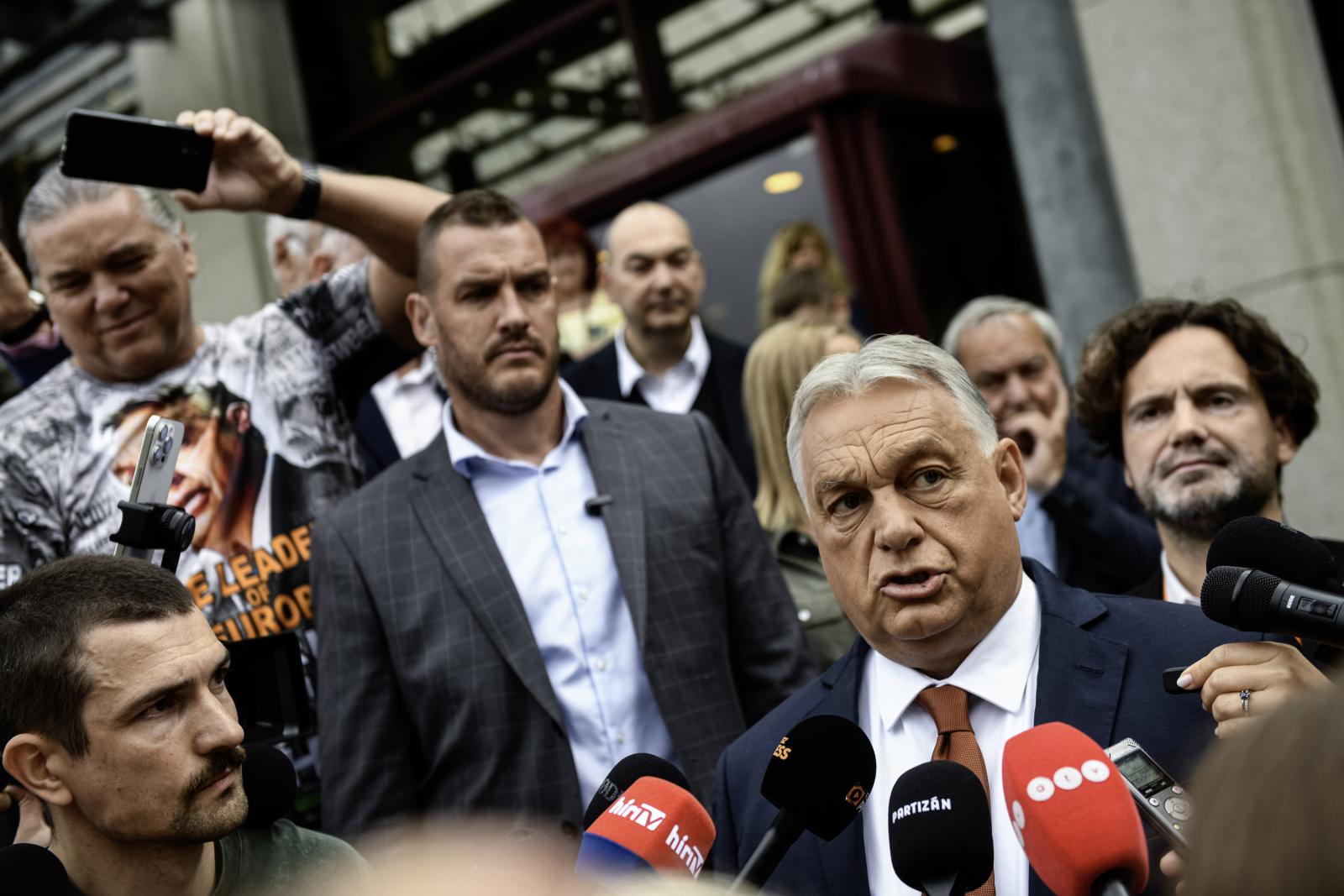 Orbán Viktor újra megválasztották a Fidesz elnökének 729 szavazattal, nyolcan inkább nem voksolt