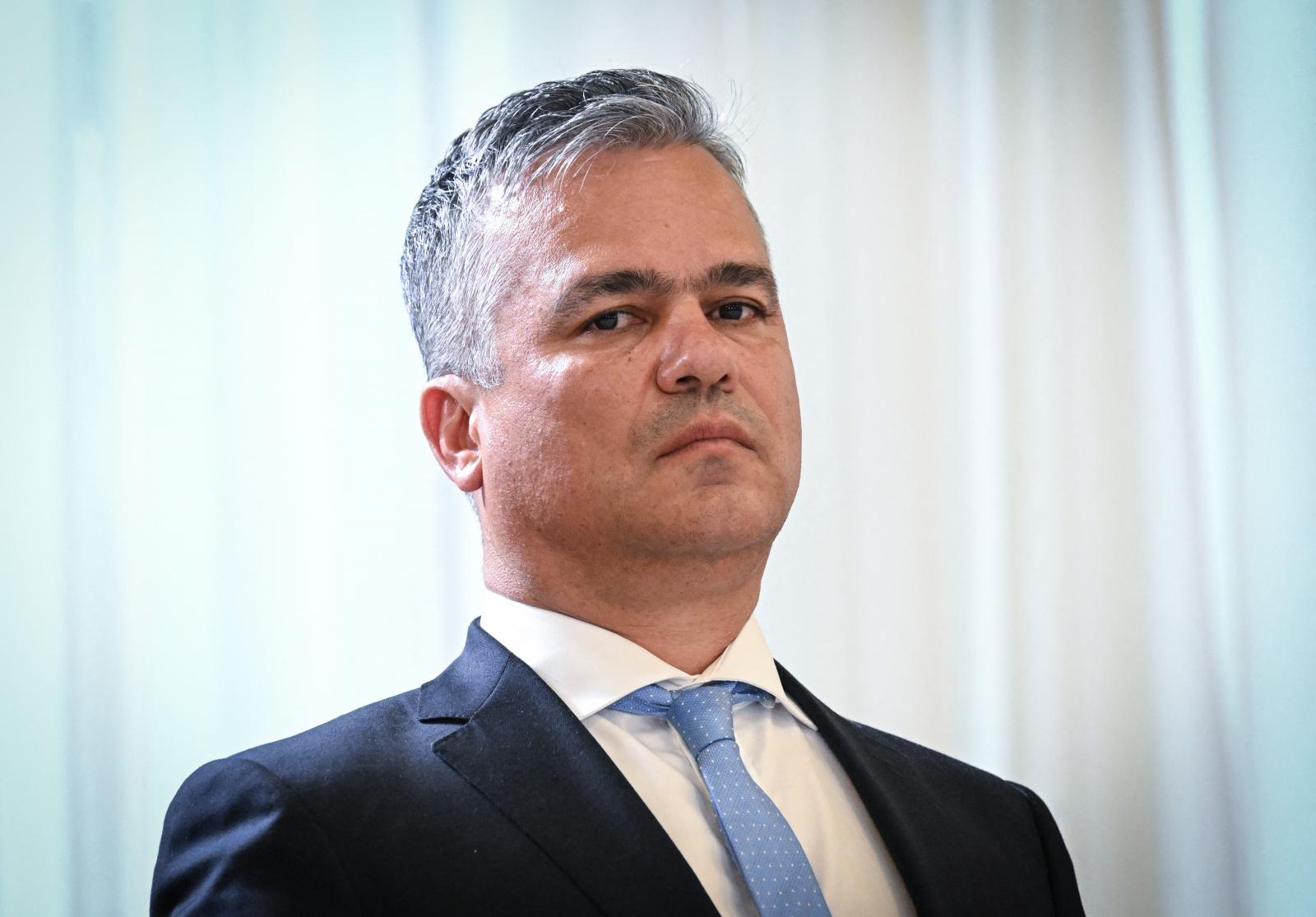 Visszaadta kormányalakítási megbízását Eugen Tomac, megvan az új kormányfőjelölt Romániában