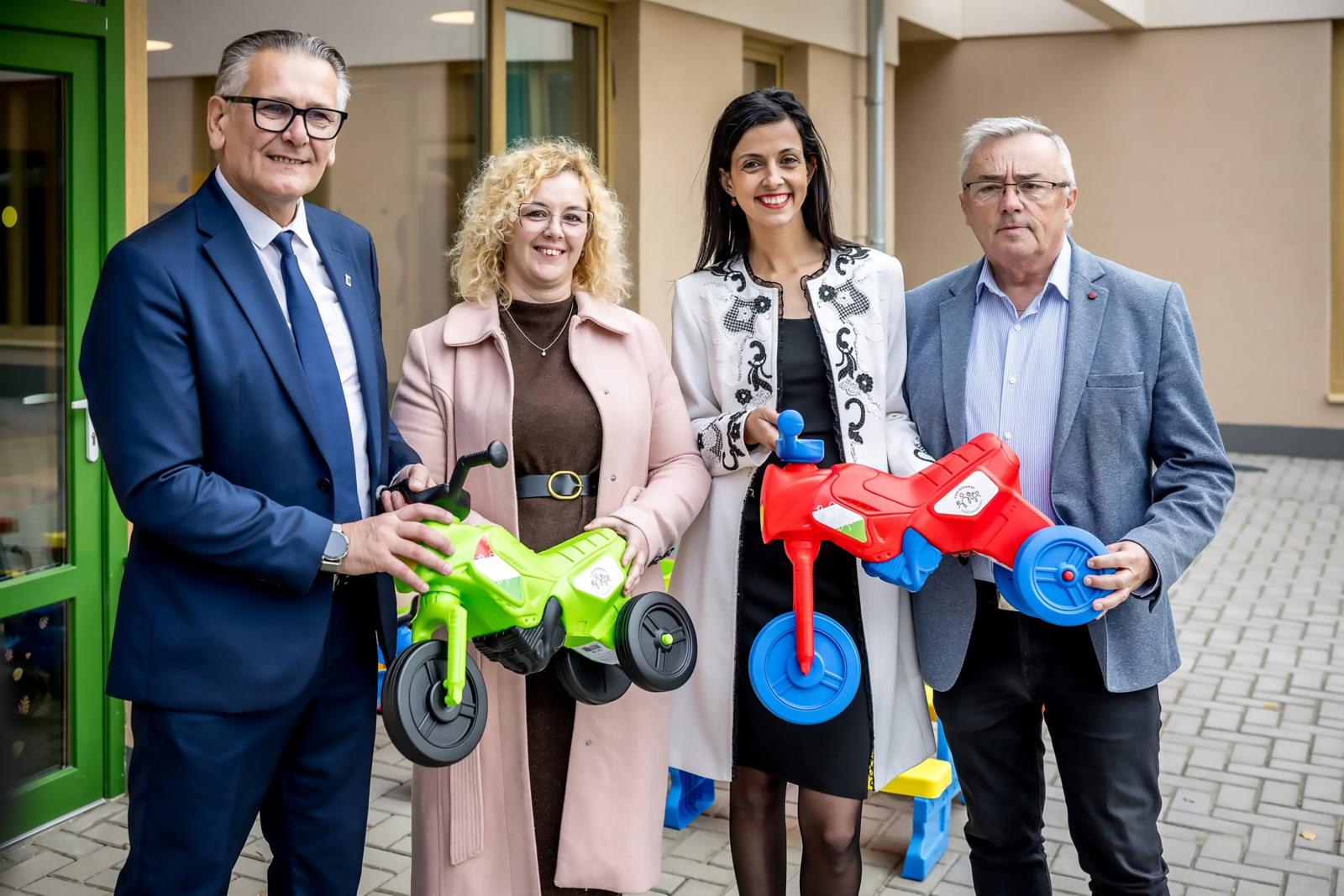 Nyomozás indult az Orbán-kormány által vásárolt játékmotorok ügyében