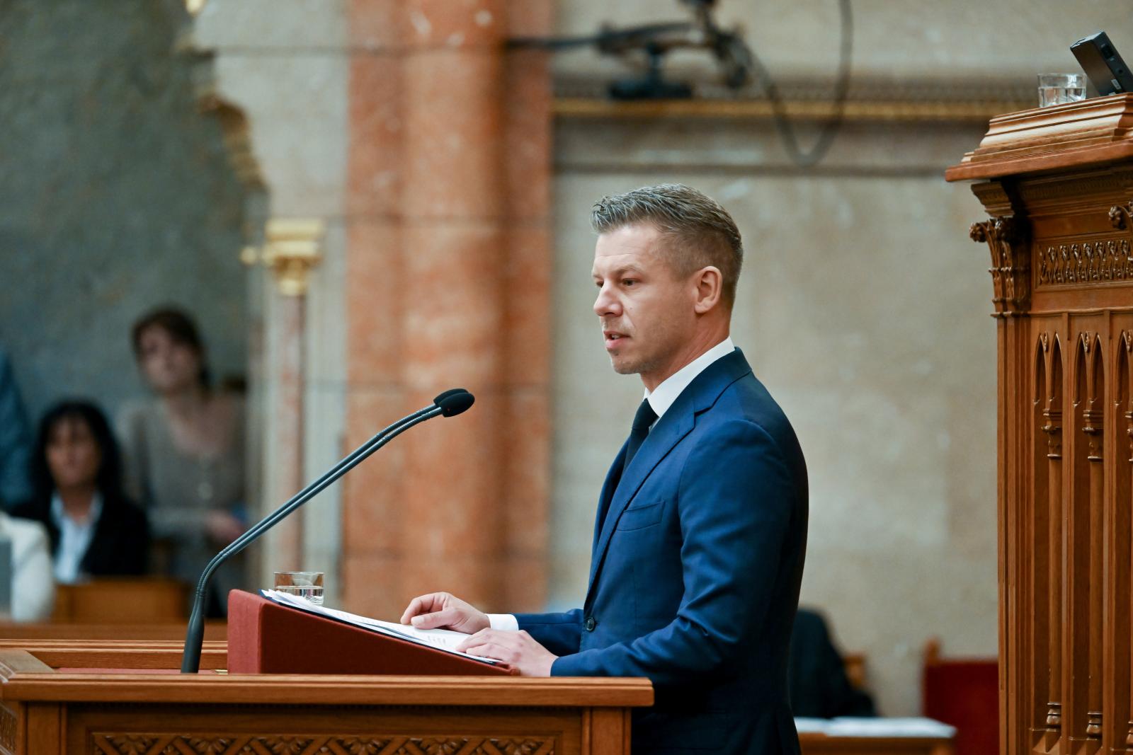 Bírálat érte Magyar Pétert a kirekesztő kereszténykedésért