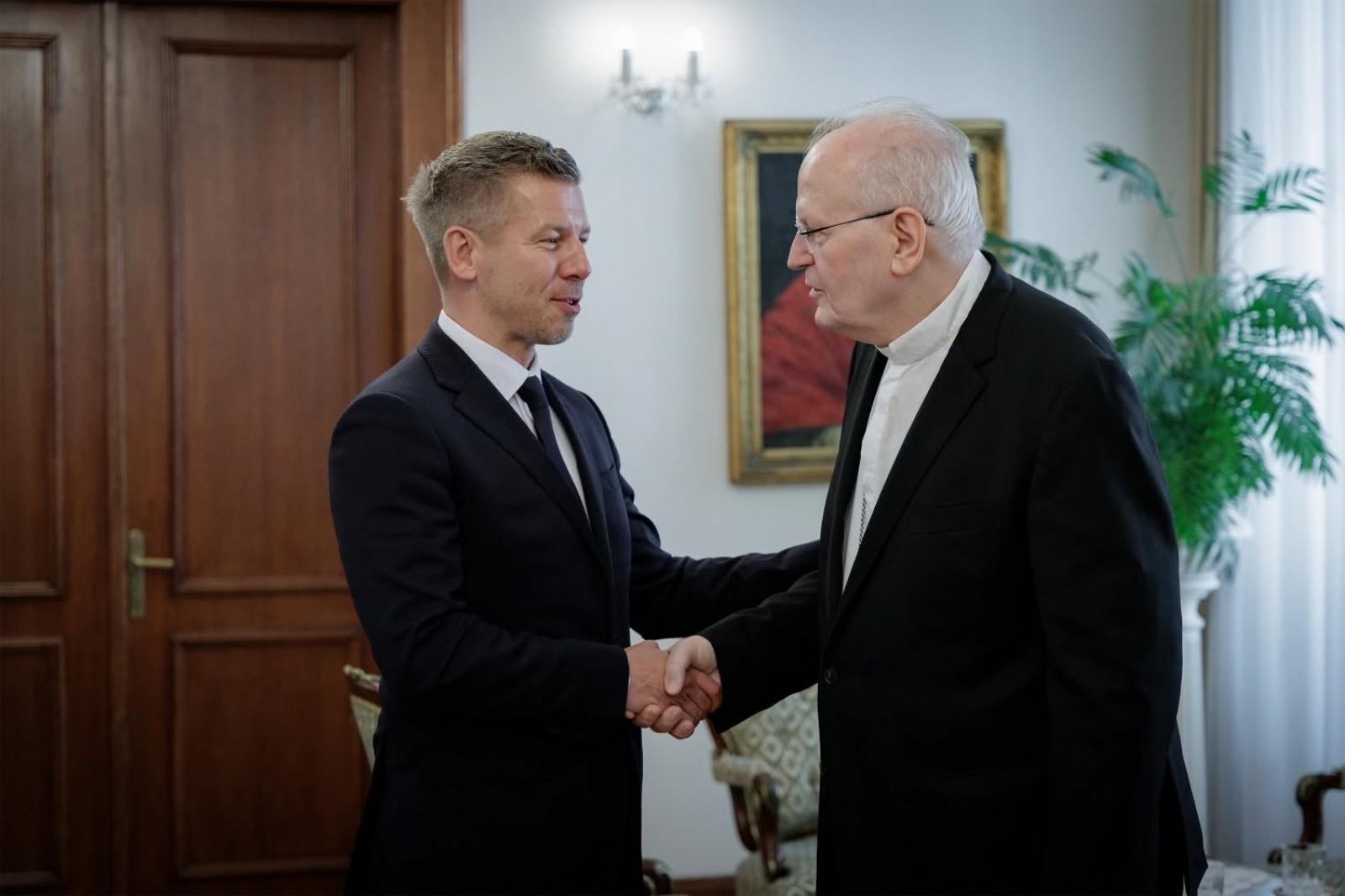 Erdő Péter fogadta Magyar Pétert, aki hamarosan XIV. Leó pápával találkozik