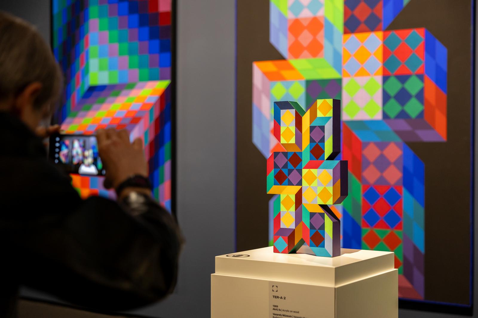 A Vasarely-trió
