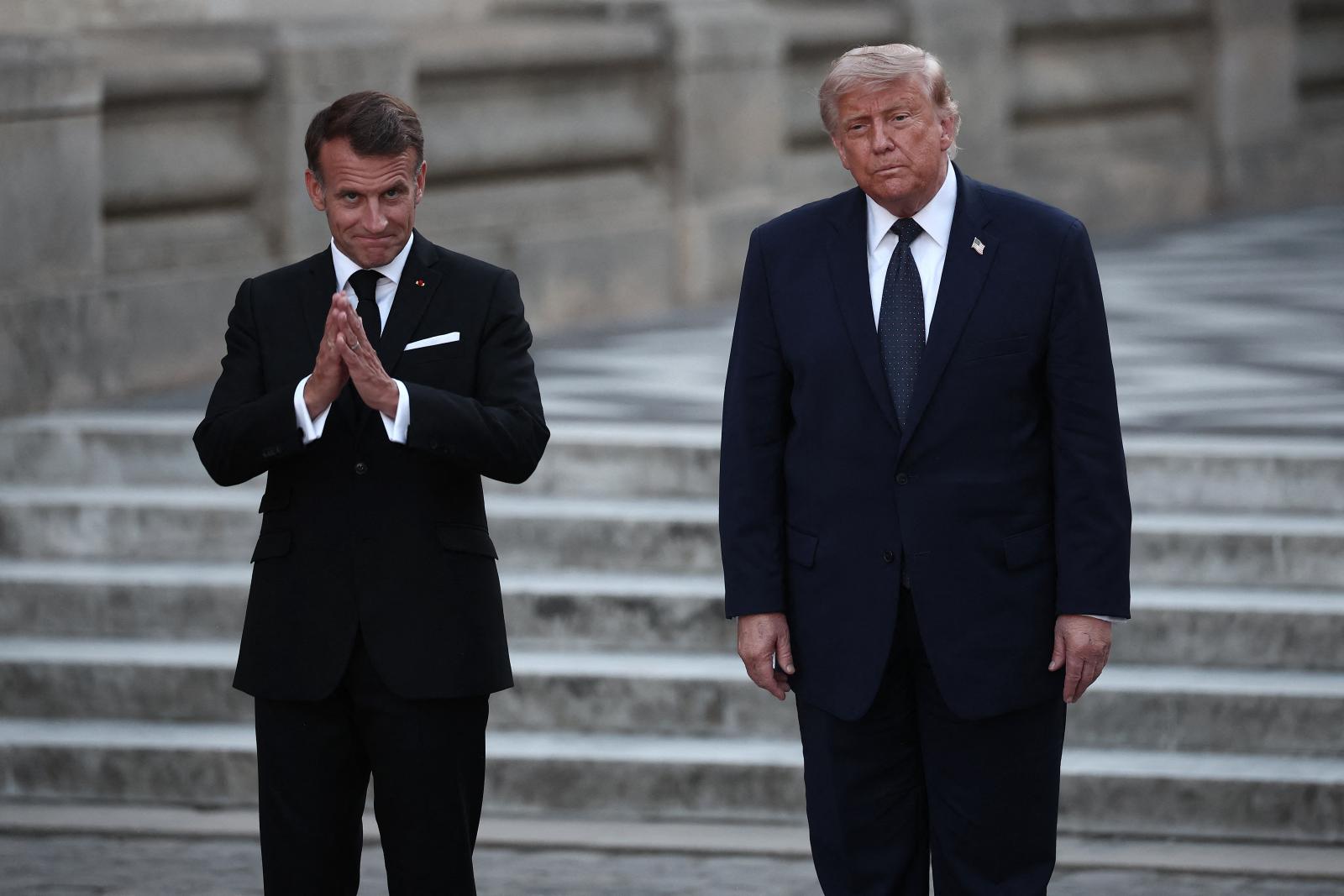 Donald Trump aláírta az Egyesült Államok és Irán közötti nyilatkozatot a konfliktus lezárásáról