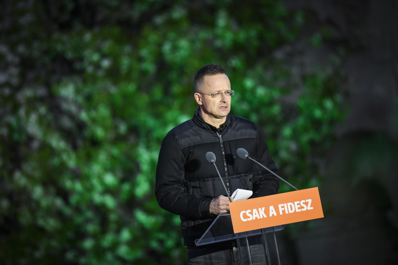 Direkt36: Szijjártó Péter legjobb barátjának cége munkát kapott egy államilag támogatott afrikai beruházásban