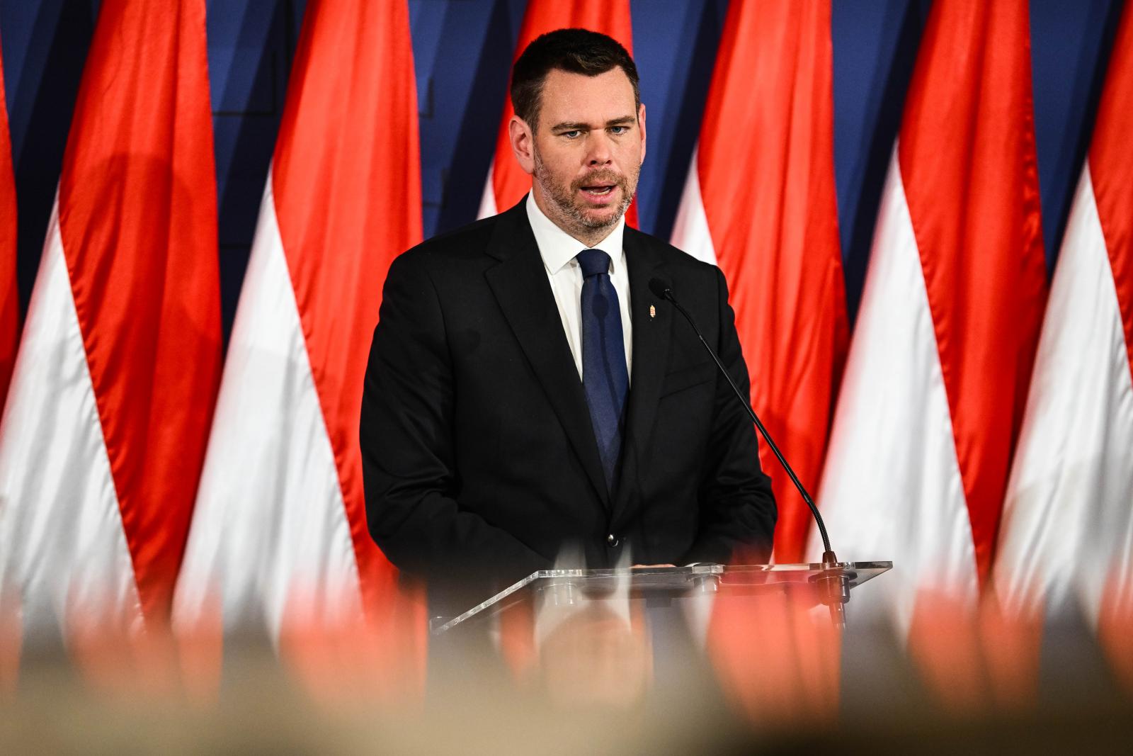 Ez kezd szórakoztató lenni, a Magyar Nemzet gyakorlatilag cáfolta a Fidesz vádjait a migrációs paktumról