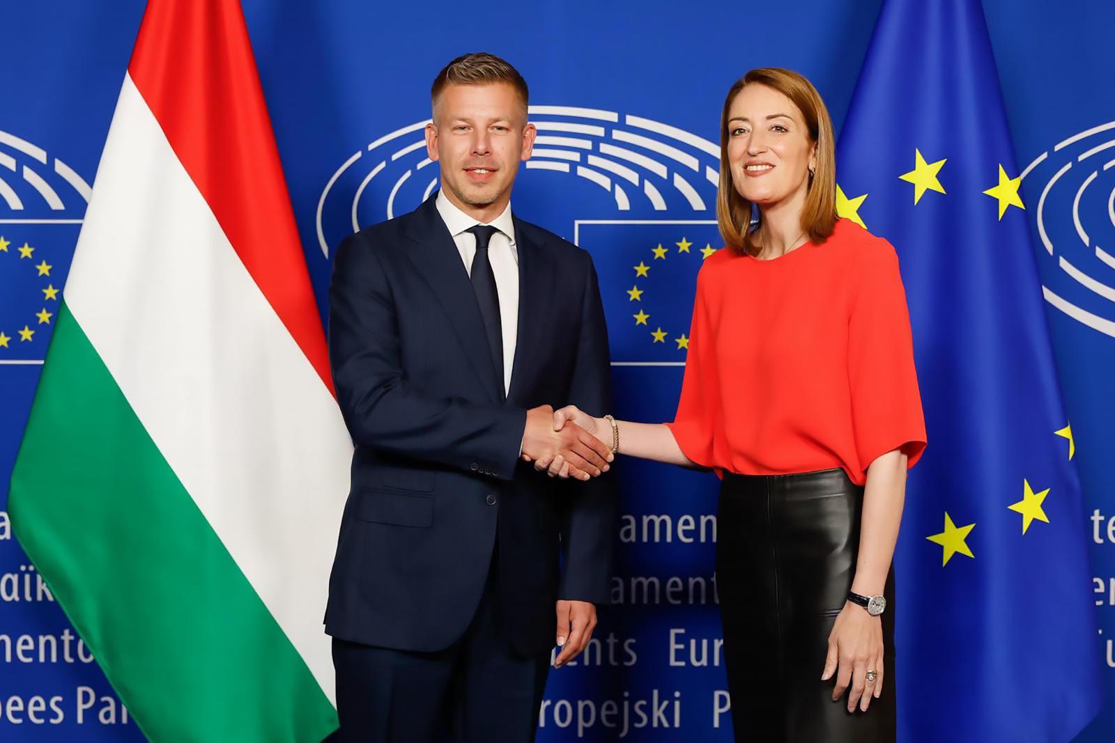 Magyar Péter az Európai Parlament elnökével tárgyalt, őszig le kell zárni a 7. cikk szerinti eljárást Magyarországgal szemben