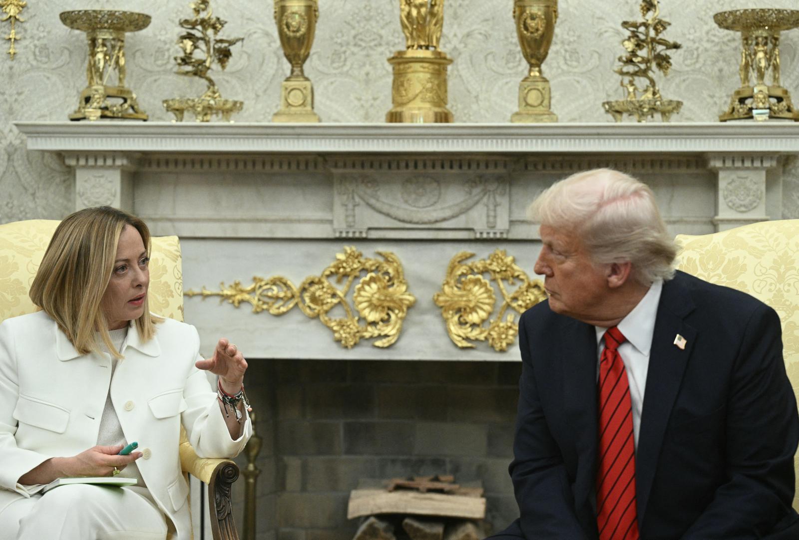 Lemondta amerikai útját az olasz külügyminiszter, miután Donald Trump azt állította, hogy Giorgia Meloni könyörgött neki egy közös fotóért