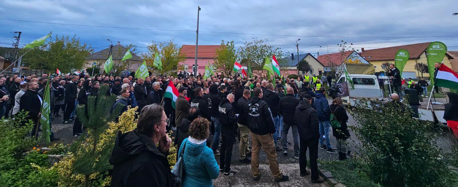 Hatalmas indulatokat kelt Ausztriában a vitnyédi menekülttábor terve, a szélsőjobb nagy árat fizethet a szövetségért Orbán Viktorral