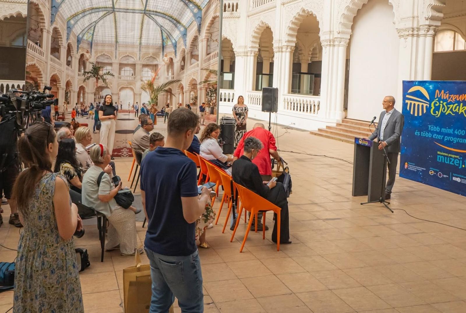 Jön a Múzeumok Éjszakája, Tarr Zoltán bérrendezést és szabad kommunikációt ígér
