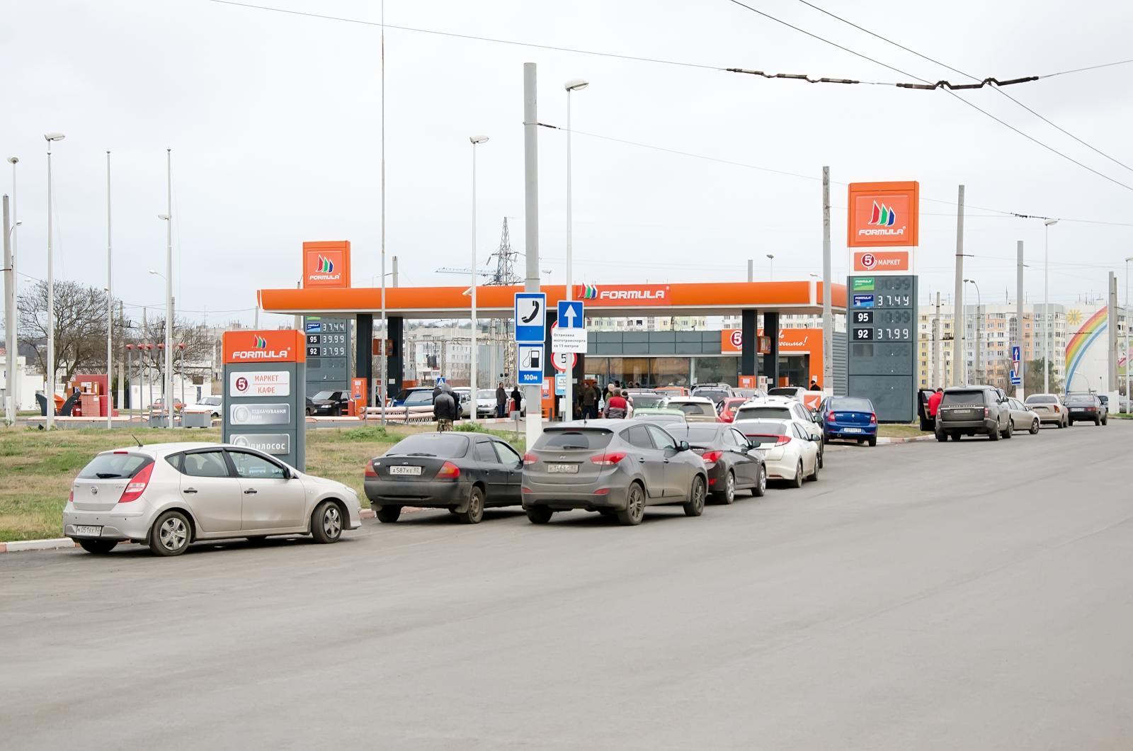 Megtiltották a lakossági üzemanyag-értékesítést a Krímben